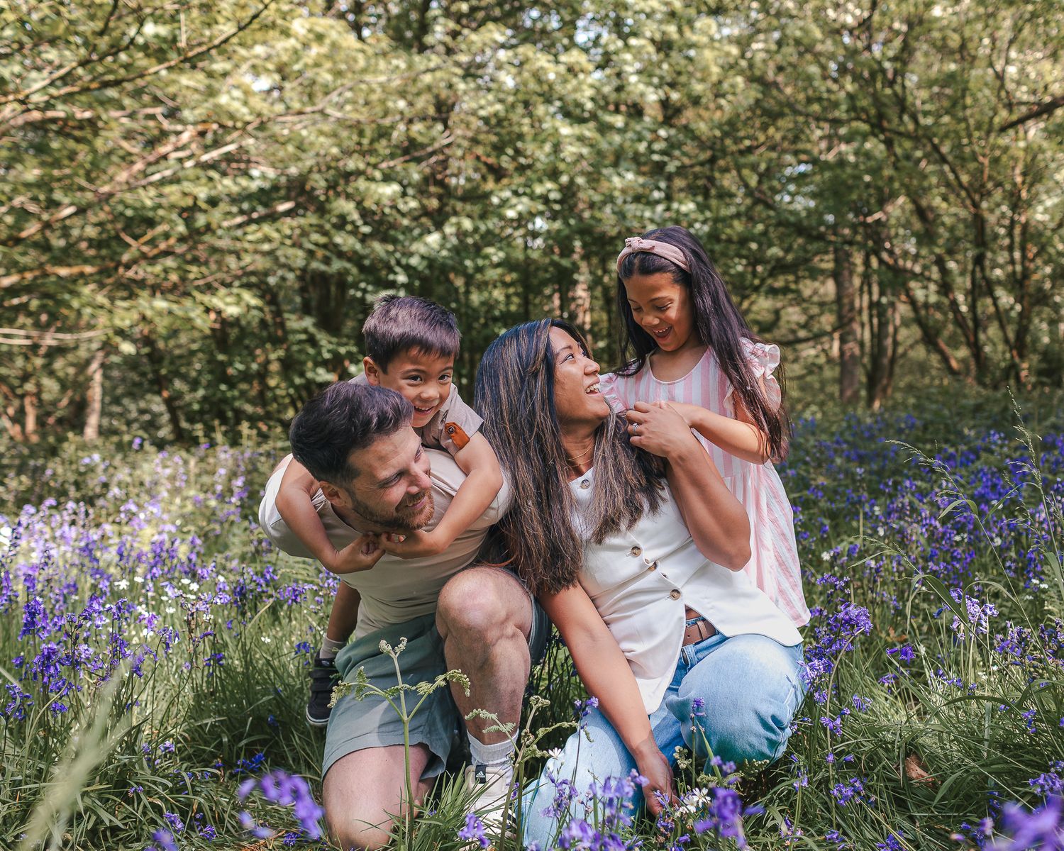 family Northampton photographer, outdoors, indoors, natural, relaxed, baby, newborn, Northamptonshire, uk wide, Northamptonshire studio,