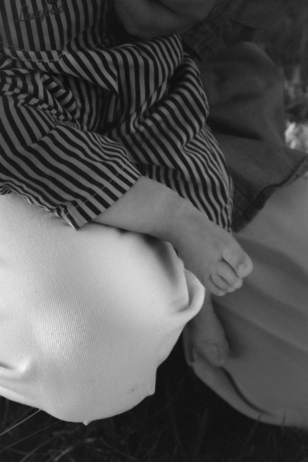 emotional motherhood photography in Toowoomba
mother holding baby natural lifestyle portrait
documentary motherhood photography outdoors
