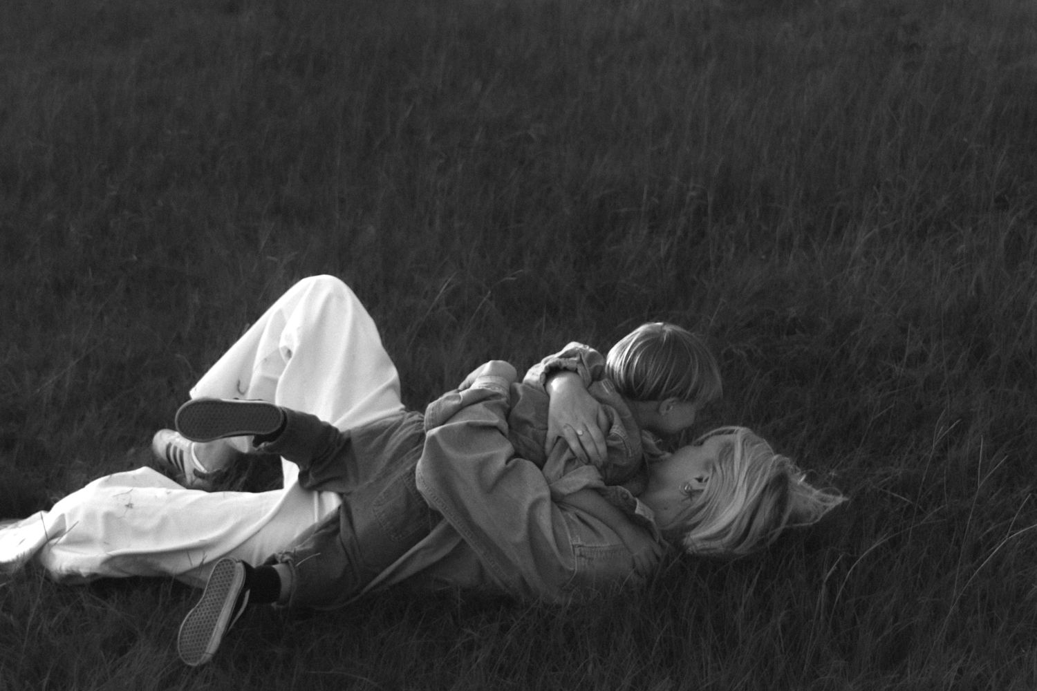 emotional motherhood photography in Toowoomba
mother holding baby natural lifestyle portrait
documentary motherhood photography outdoors