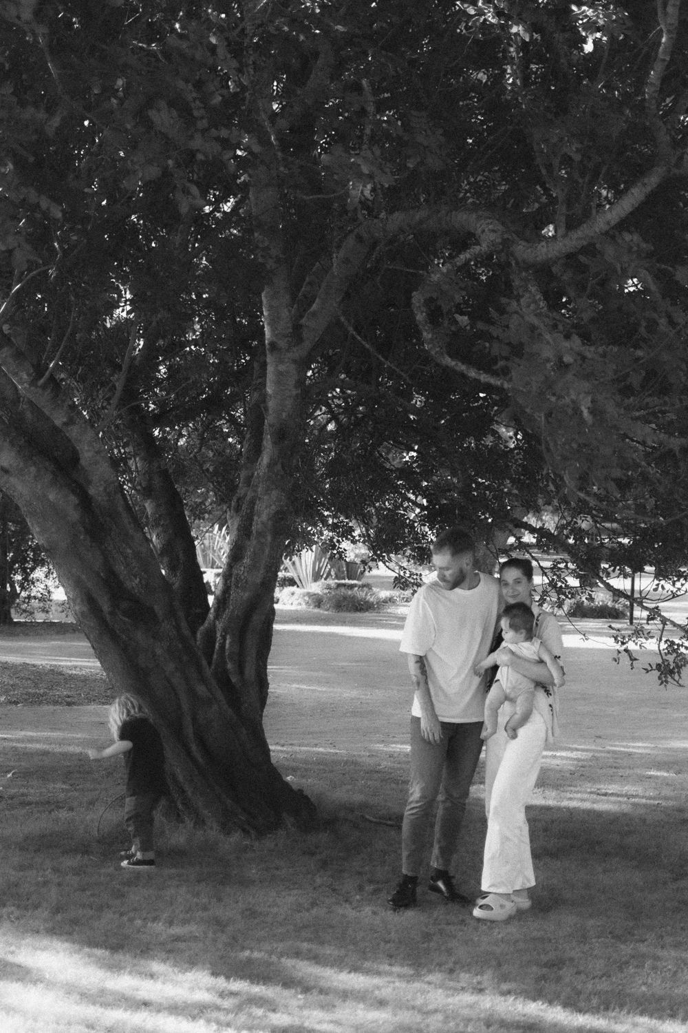 Family photography session in Toowoomba Qld.
natural lifestyle family photography outdoors
documentary family moment mother and children