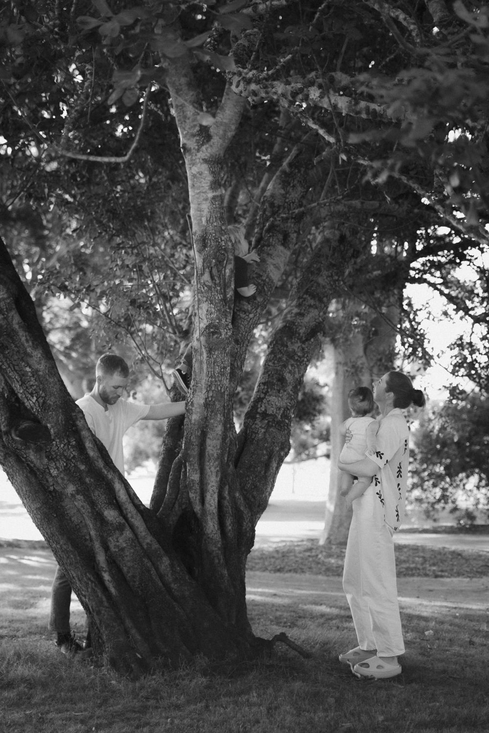 Family photography session in Toowoomba Qld.
natural lifestyle family photography outdoors
documentary family moment mother and children