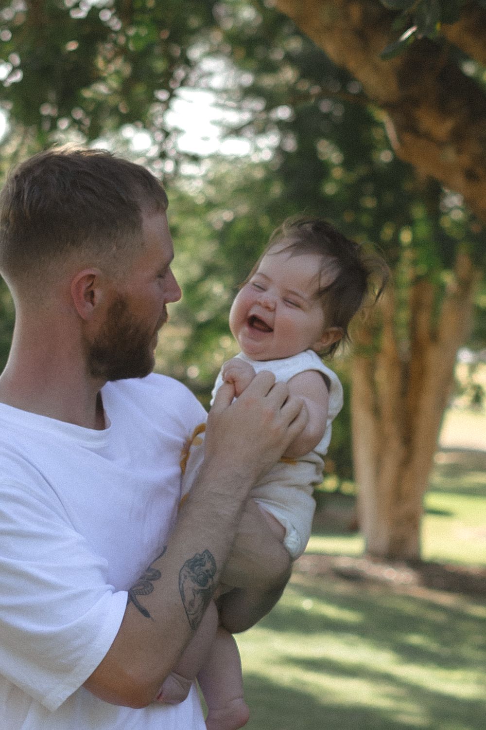 Family photography session in Toowoomba Qld.
natural lifestyle family photography outdoors
documentary family moment mother and children