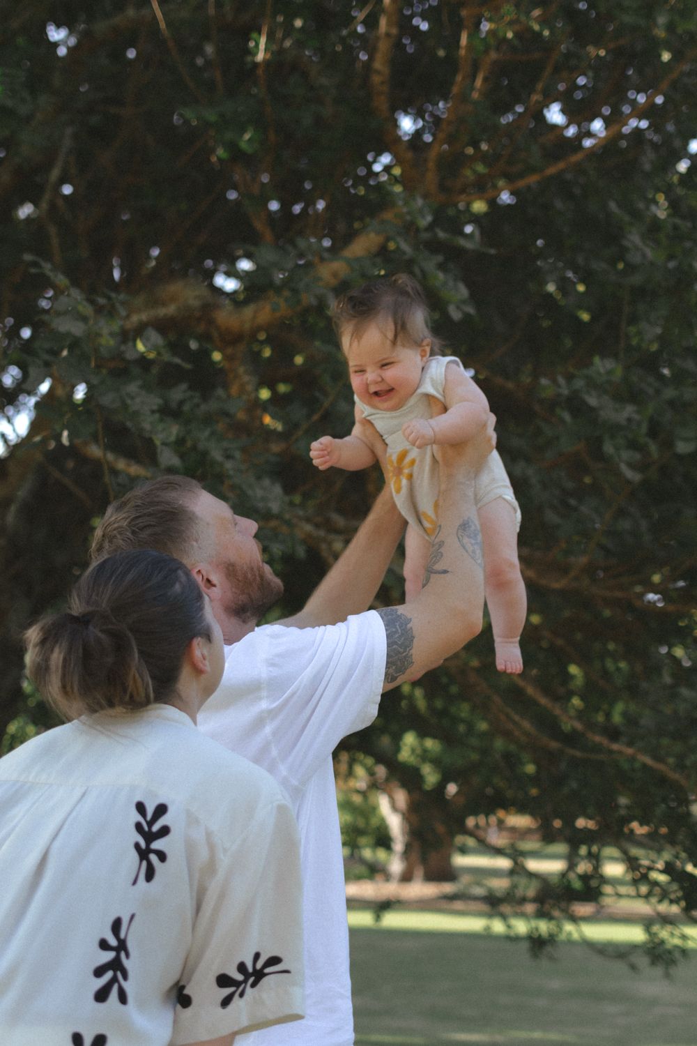 Family photography session in Toowoomba Qld.
natural lifestyle family photography outdoors
documentary family moment mother and children