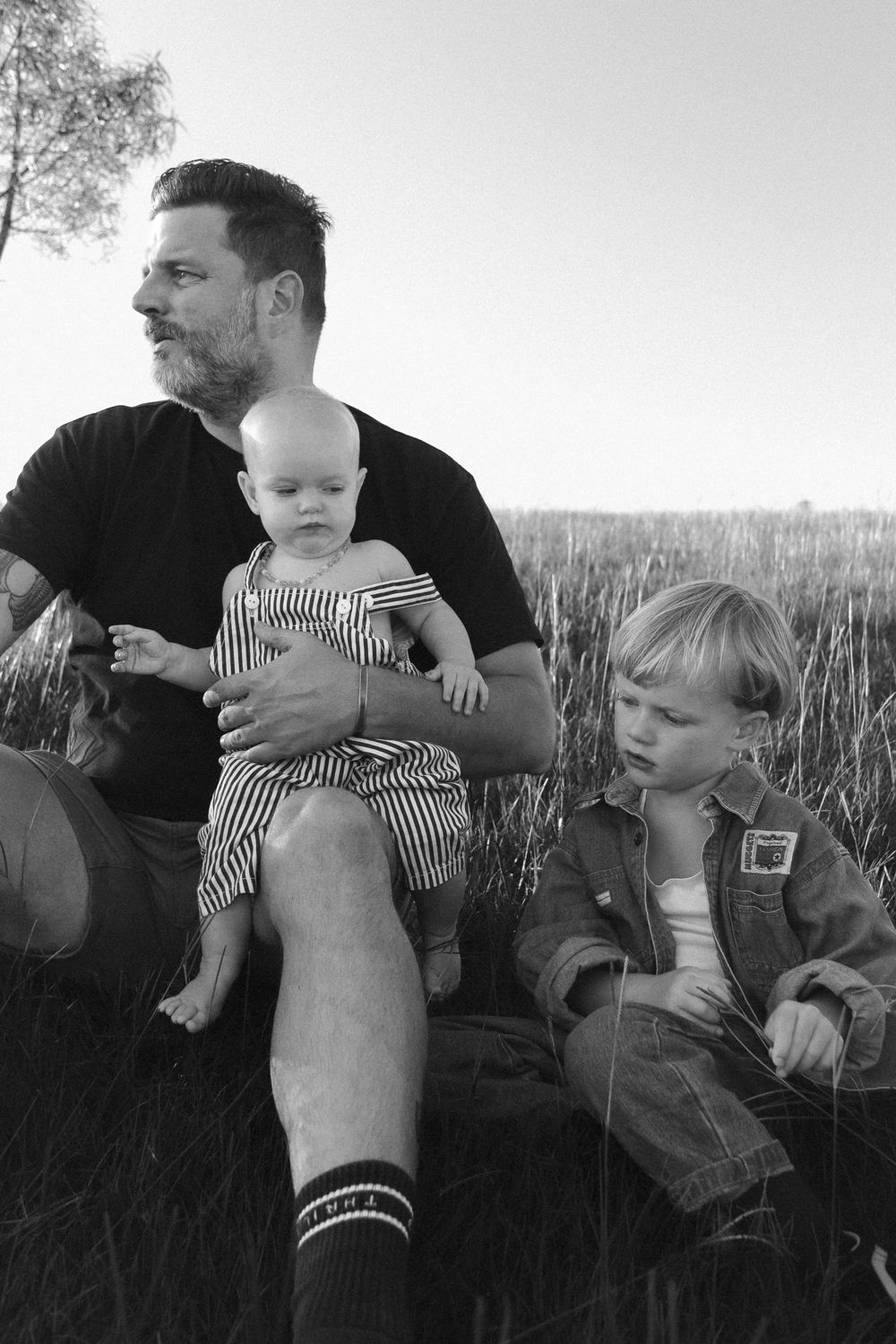 family photography session in Toowoomba
natural lifestyle family photography outdoors
documentary family moment mother and children