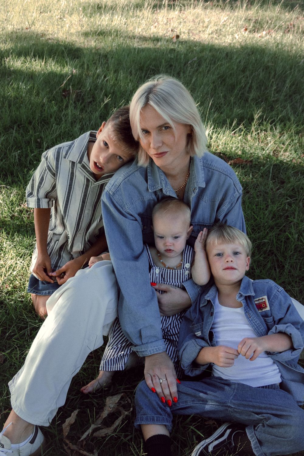 emotional motherhood photography in Toowoomba
mother holding baby natural lifestyle portrait
documentary motherhood photography outdoors