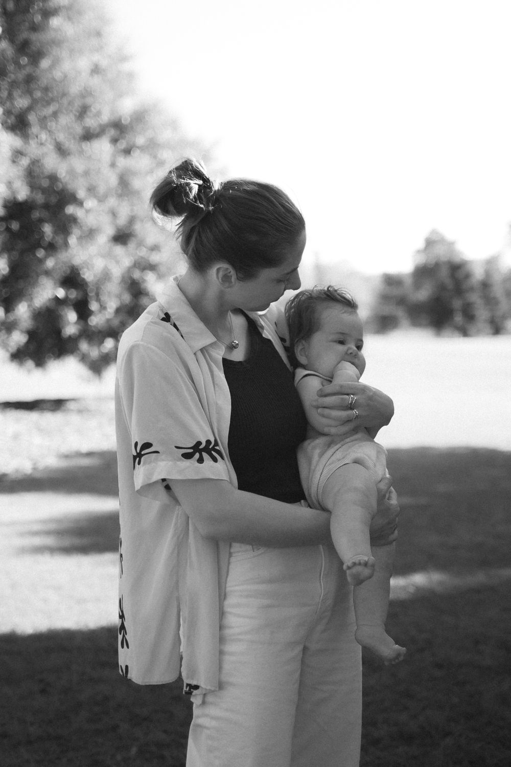 Family photography session in Toowoomba Qld.
natural lifestyle family photography outdoors
documentary family moment mother and children