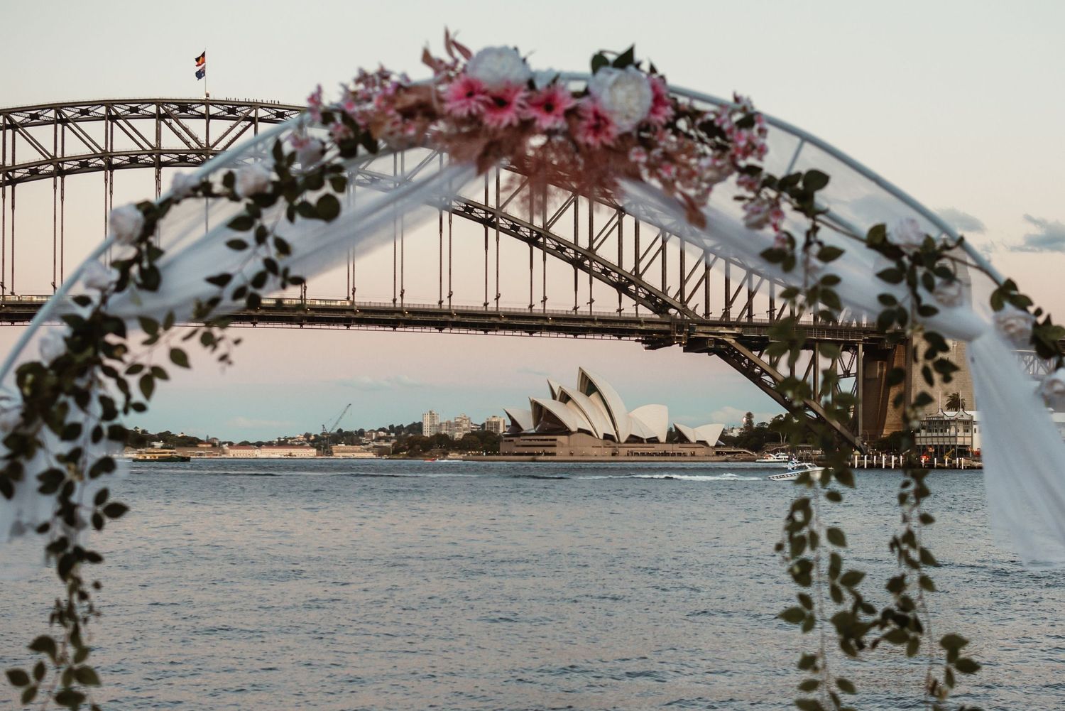 Opera House and Harbour Bridge as backdrop of your wedding