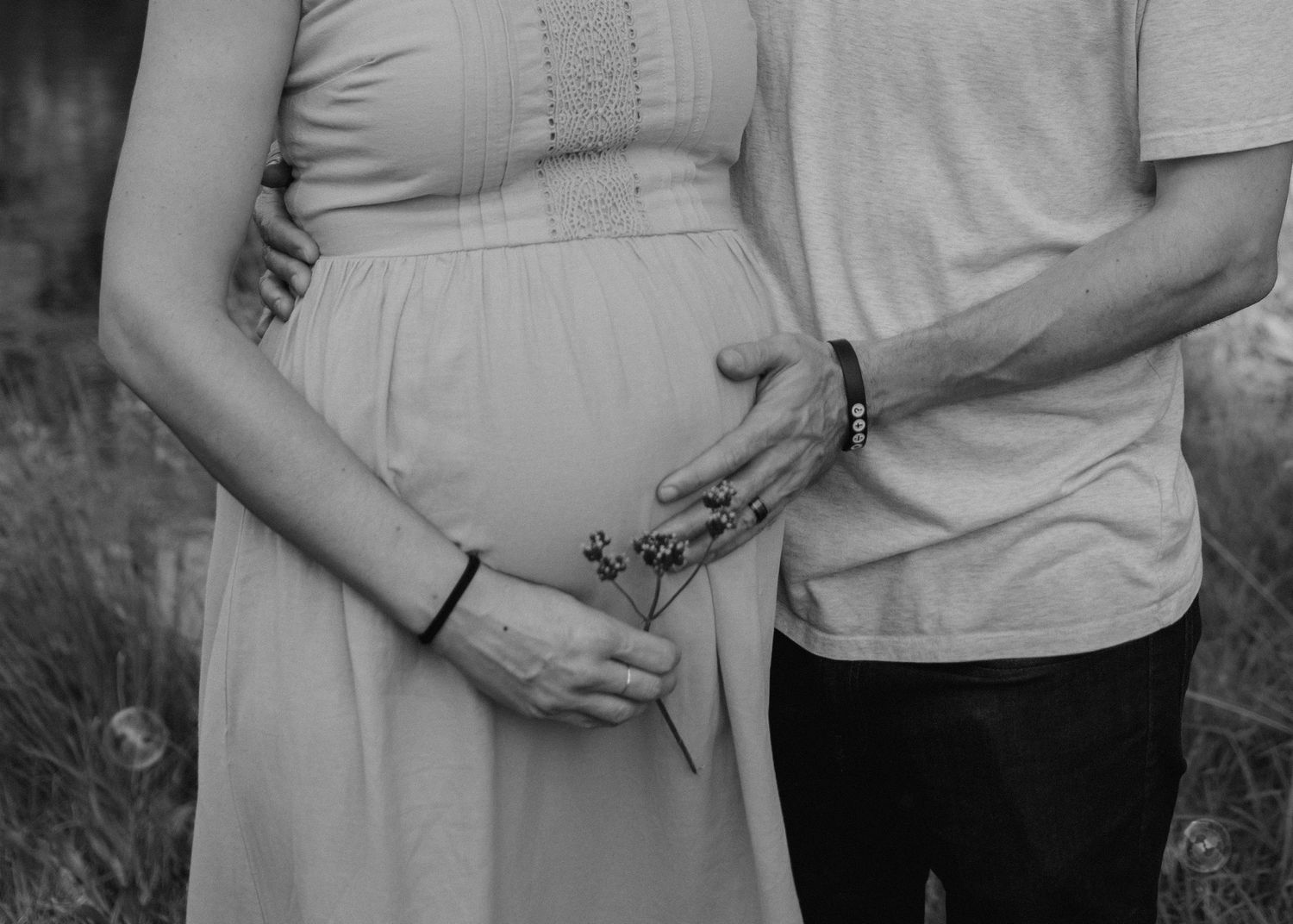 Outdoor Pregnancy photography by Oriana