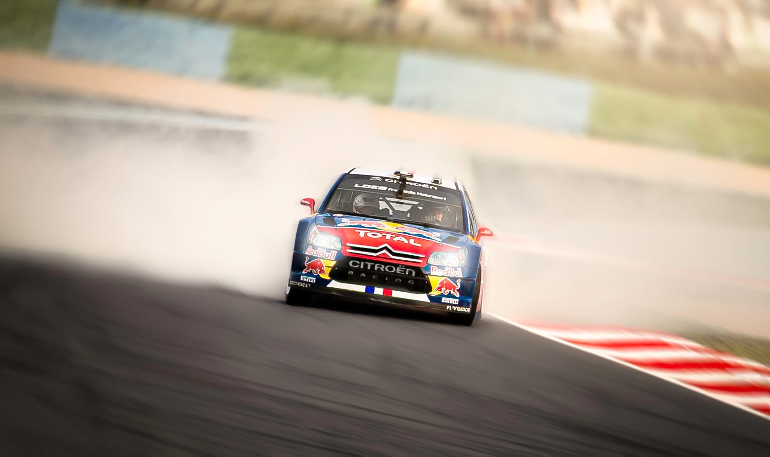 Voiture de drift au RedBull Motormania Magny cours 2025