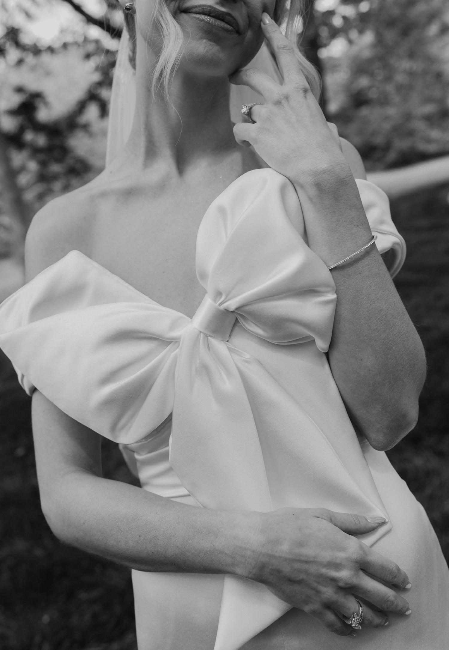 brides dress detail