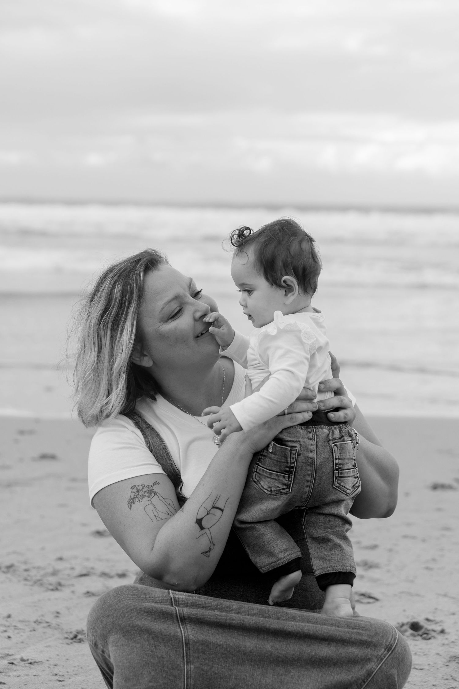 Candid family portrait at the beach – Coffs Coast photographer