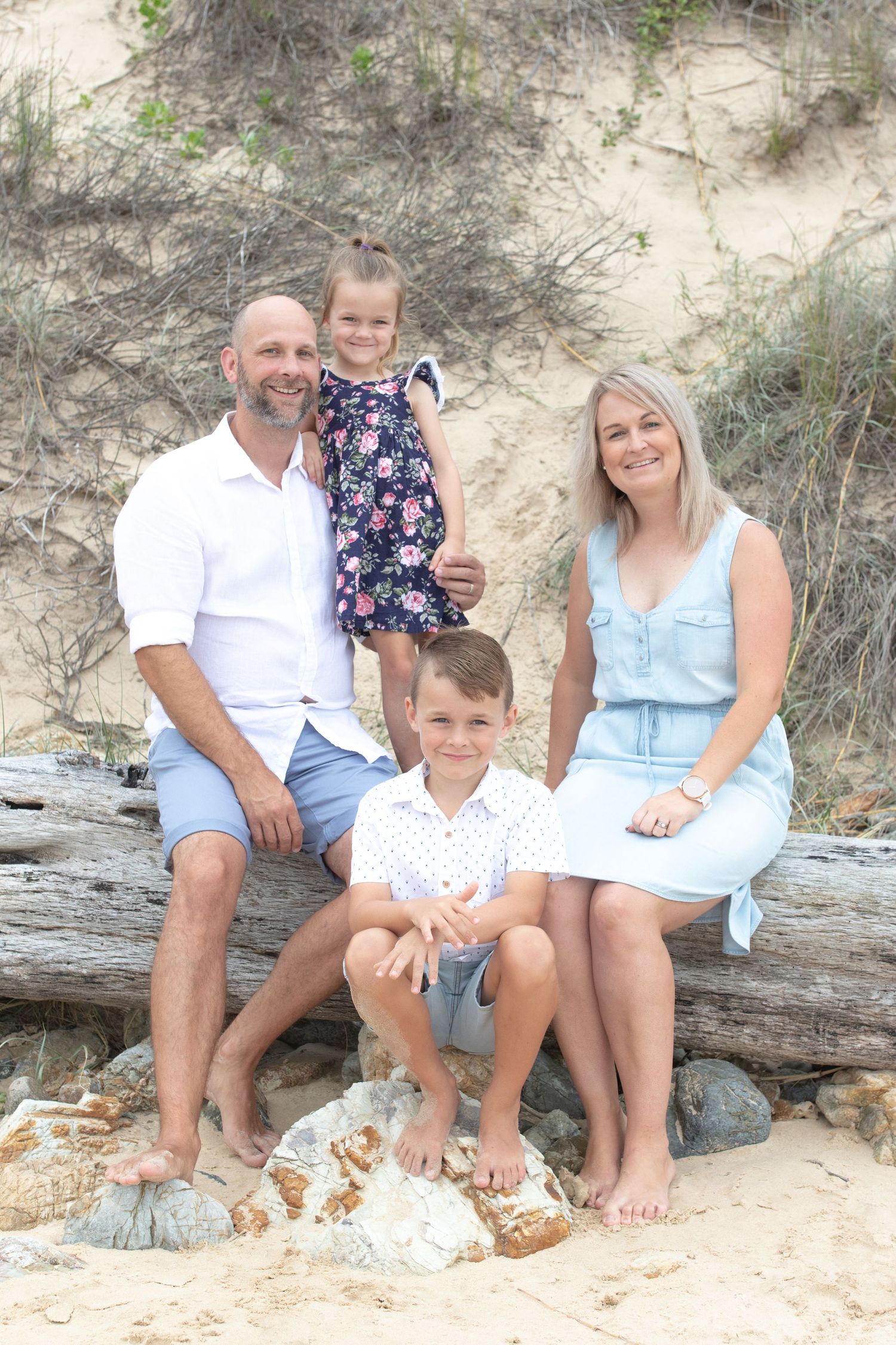 Heartfelt moments with extended family captured in a candid lifestyle shoot.