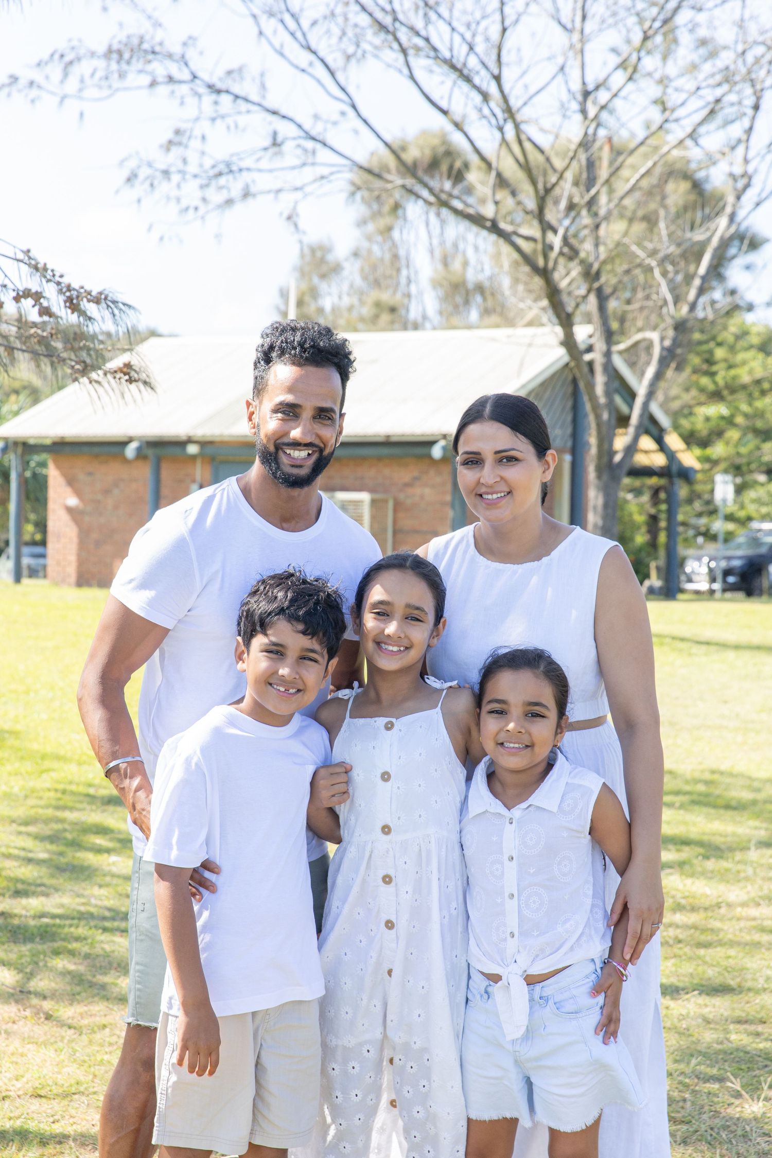 Heartfelt moments with extended family captured in a candid lifestyle shoot.