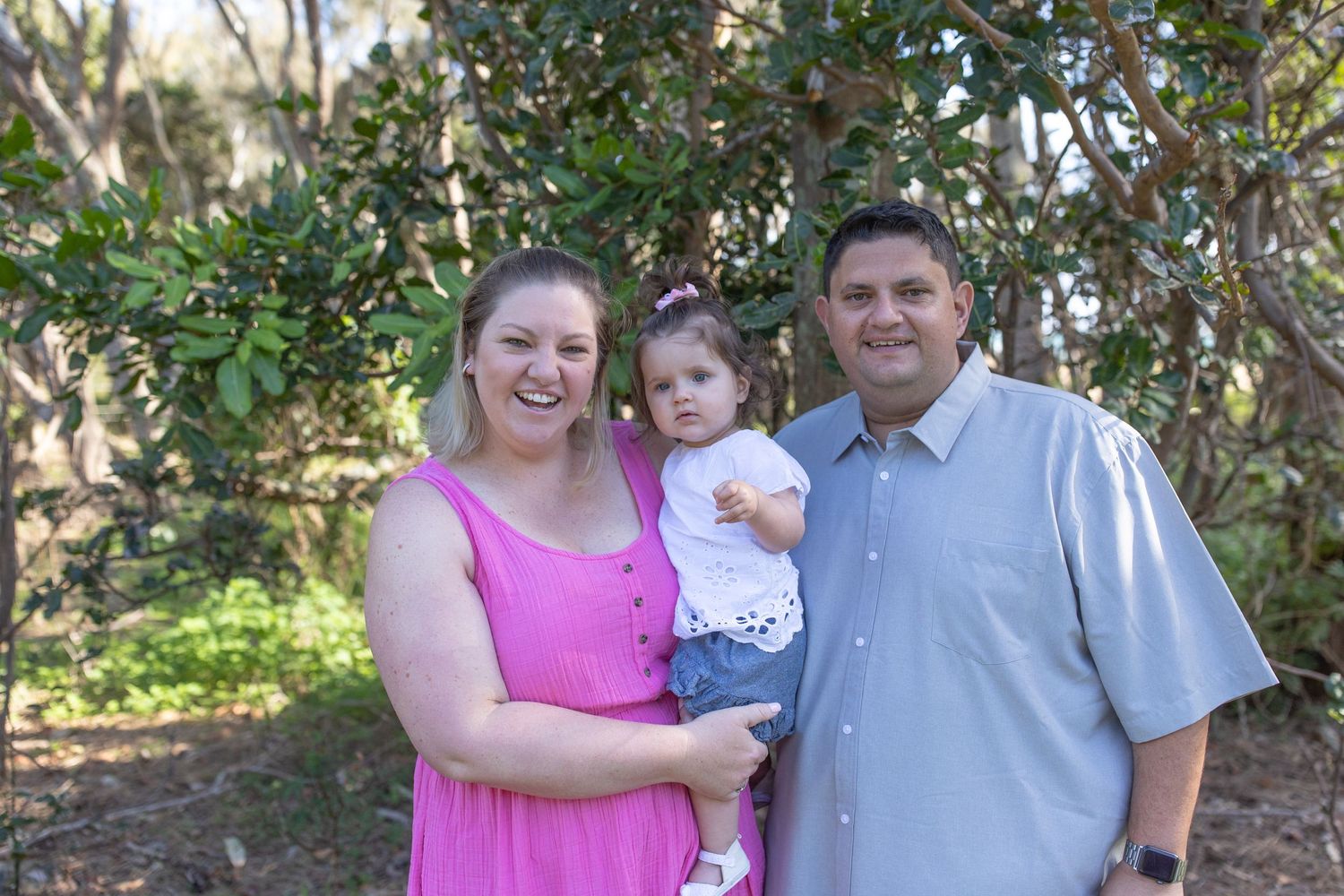 Heartfelt moments with extended family captured in a candid lifestyle shoot.