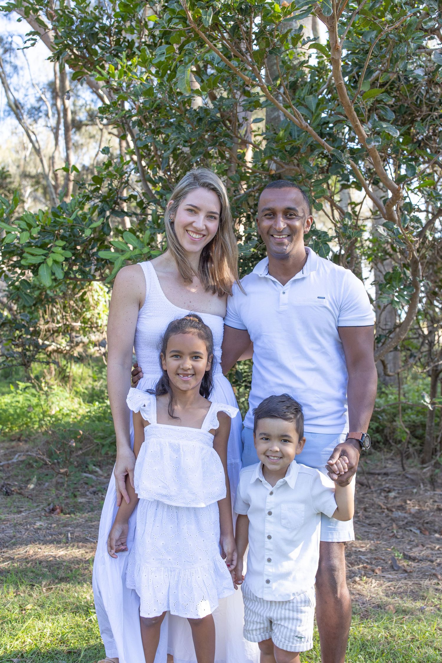 Heartfelt moments with extended family captured in a candid lifestyle shoot.
