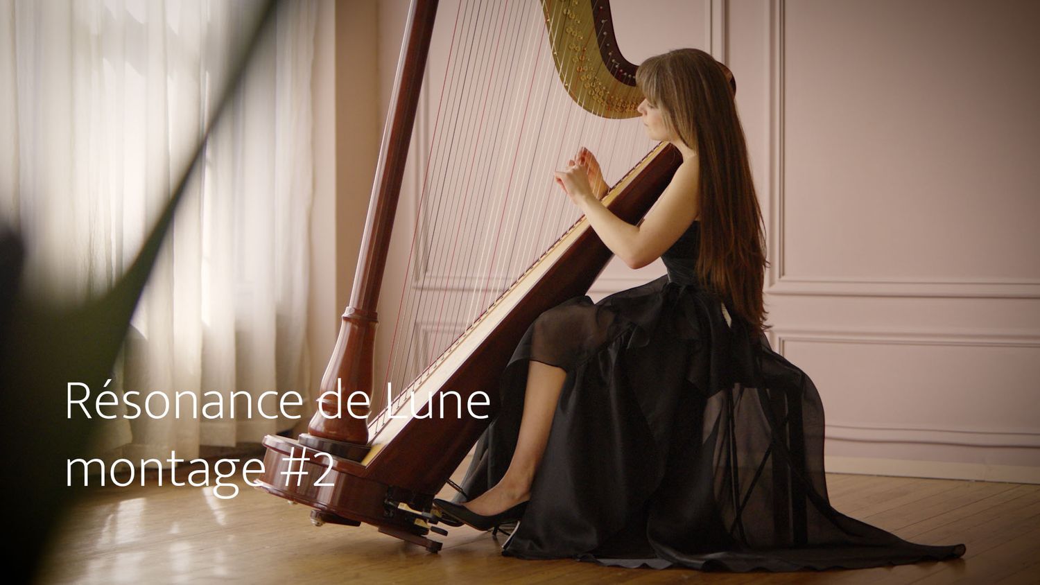 A young woman in a black gown plays a golden harp in an elegant room, titled Resonance de Lune montage 2.