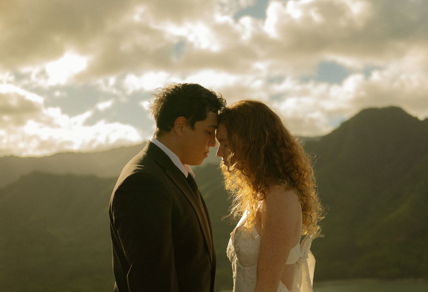 hawaii photographer, O'ahu photographer, Hawaii elopement & wedding photographer, Hawaii couples shoot, Hawaii engagement photos