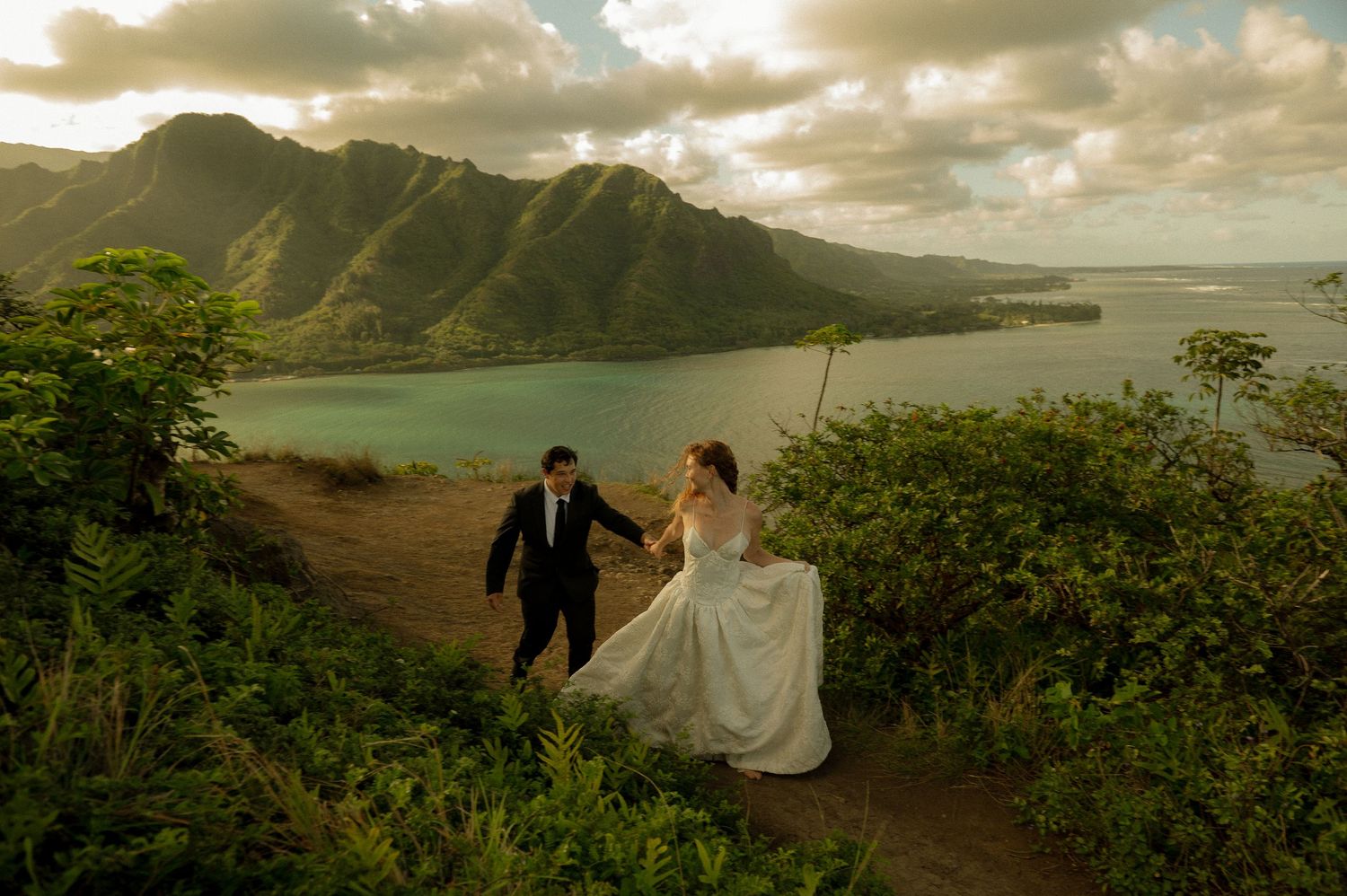 hawaii photographer, O'ahu photographer, Hawaii elopement & wedding photographer, Hawaii couples shoot, Hawaii engagement photos