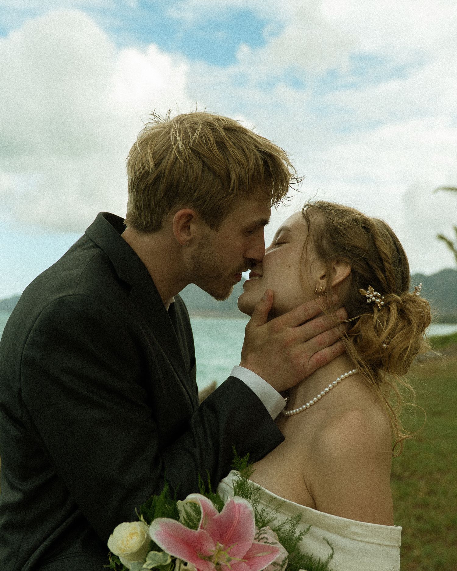 hawaii photographer, O'ahu photographer, Hawaii elopement & wedding photographer, Hawaii couples shoot, Hawaii engagement photos