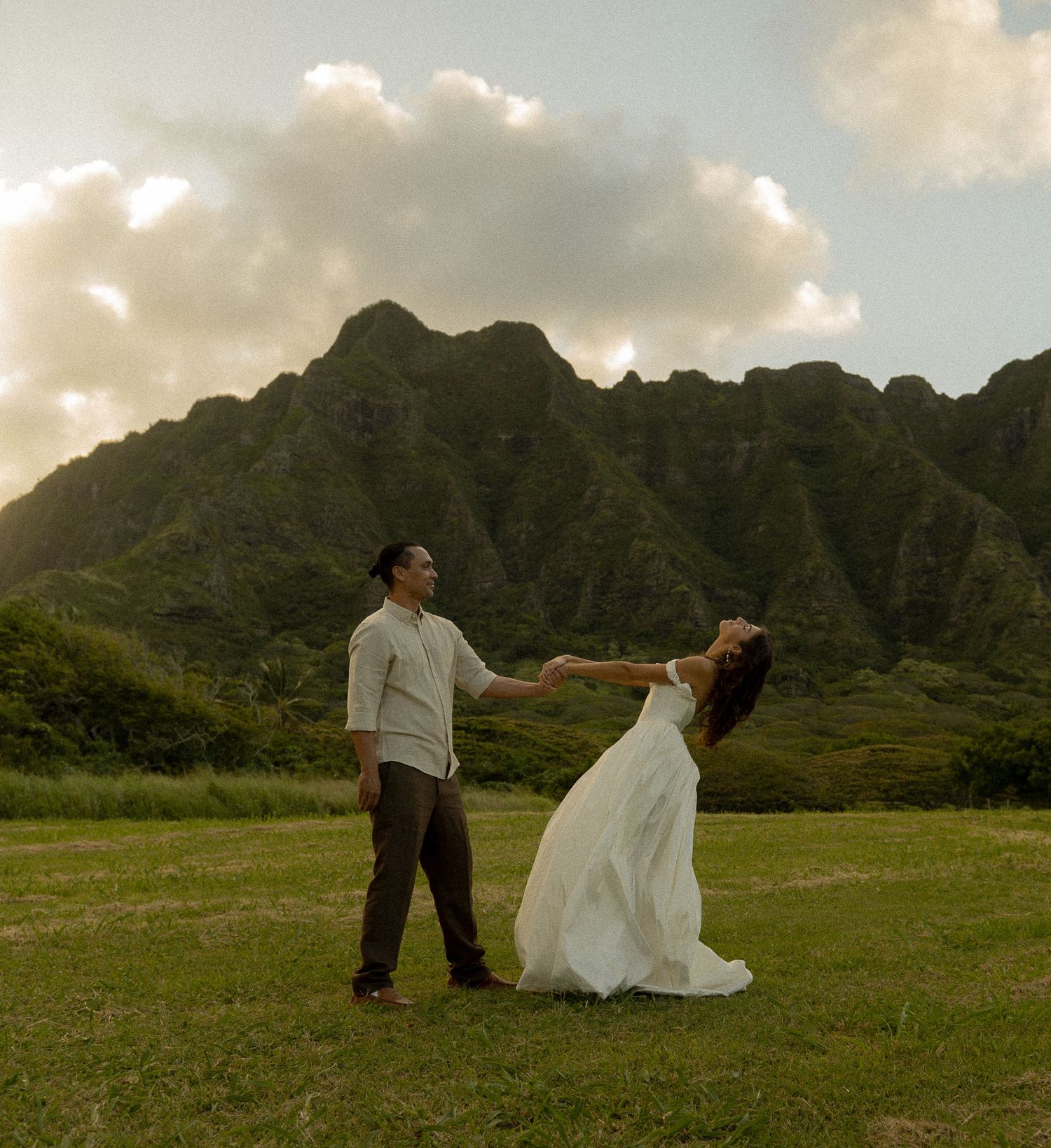 hawaii photographer, O'ahu photographer, Hawaii elopement & wedding photographer, Hawaii couples shoot, Hawaii engagement photos