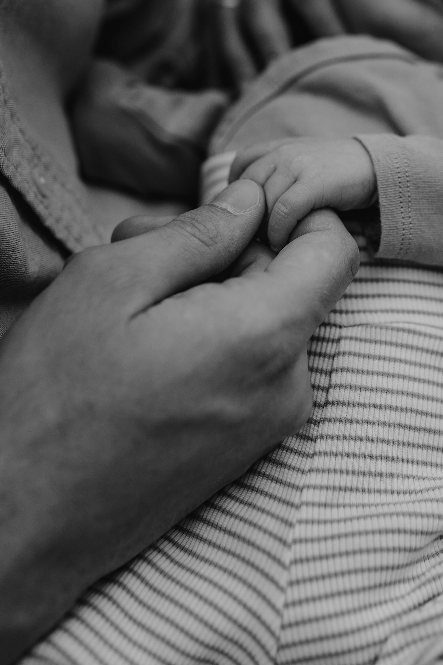 Familienshooting, Hamburg, Neugeborenenshooting, Baby, Fotoshooting, Glücksmomente Kerstin Jochens, Fotograf, authentisch, emotional, Geburt