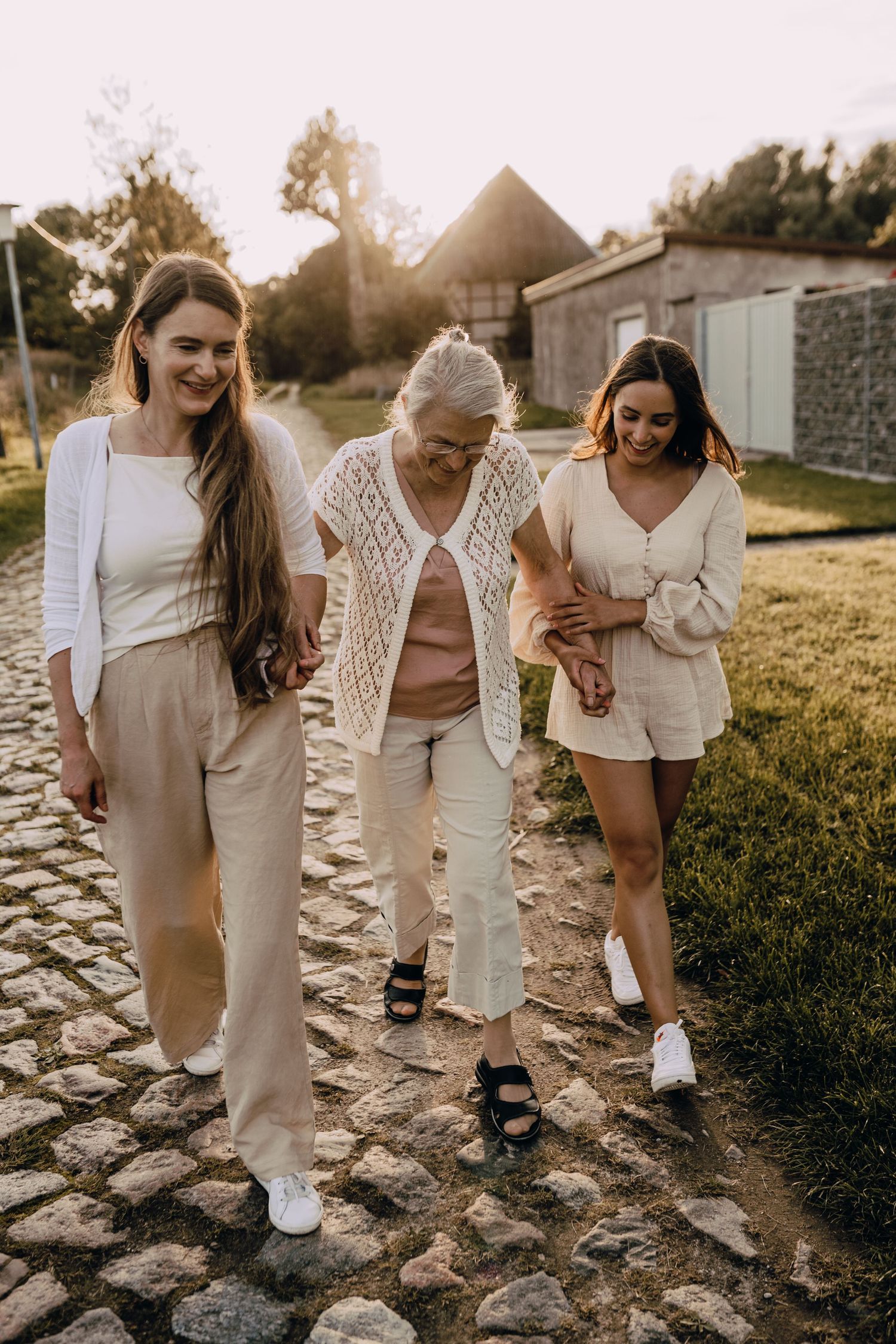 Fotoshooting in Mecklenburg-Vorpommern, Familienfotos, Familienshooting, Glücksmomente Kerstin Jochens, emotional, authentisch, Sunset