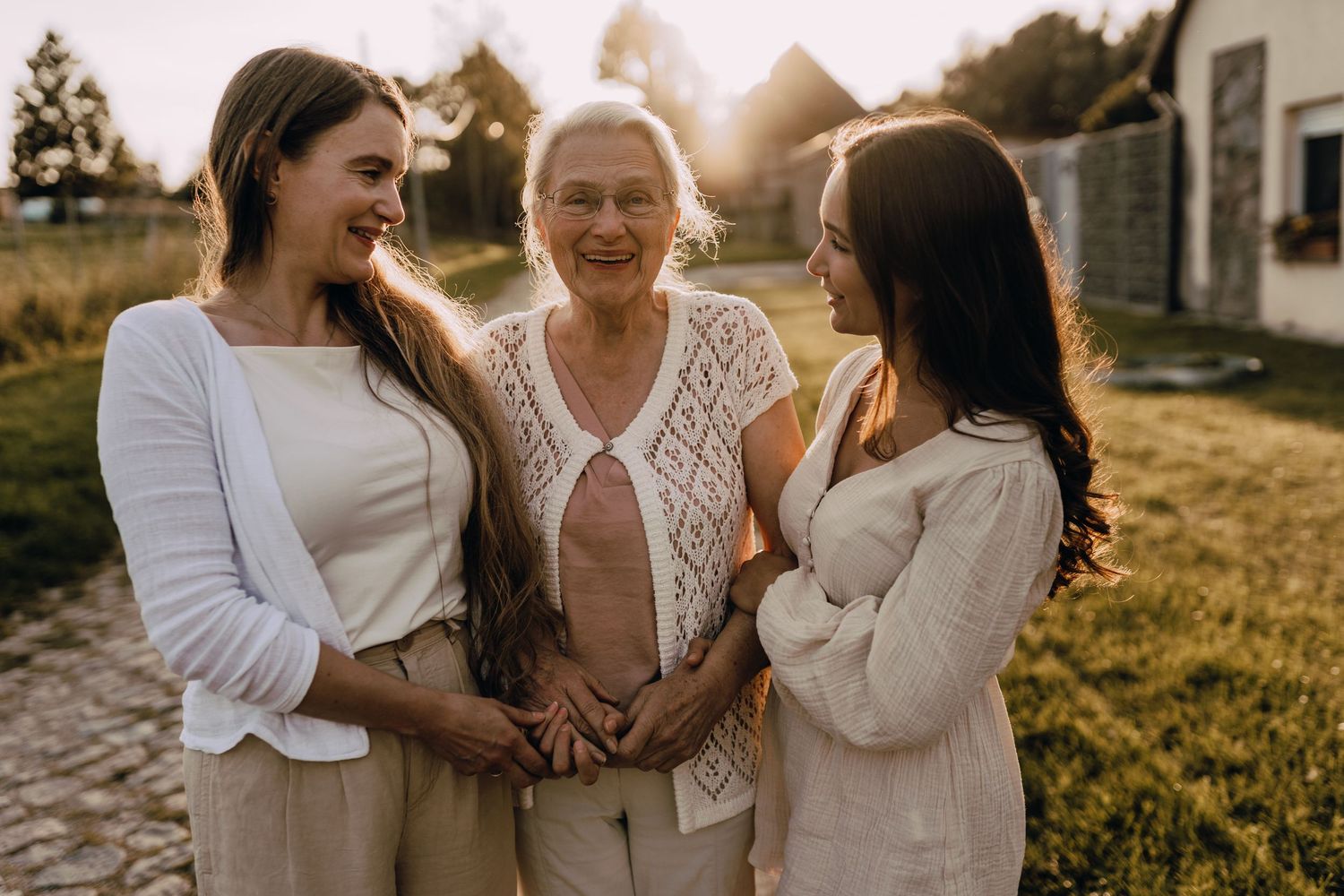 Fotoshooting in Mecklenburg-Vorpommern, Familienfotos, Familienshooting, Glücksmomente Kerstin Jochens, emotional, authentisch, Sunset