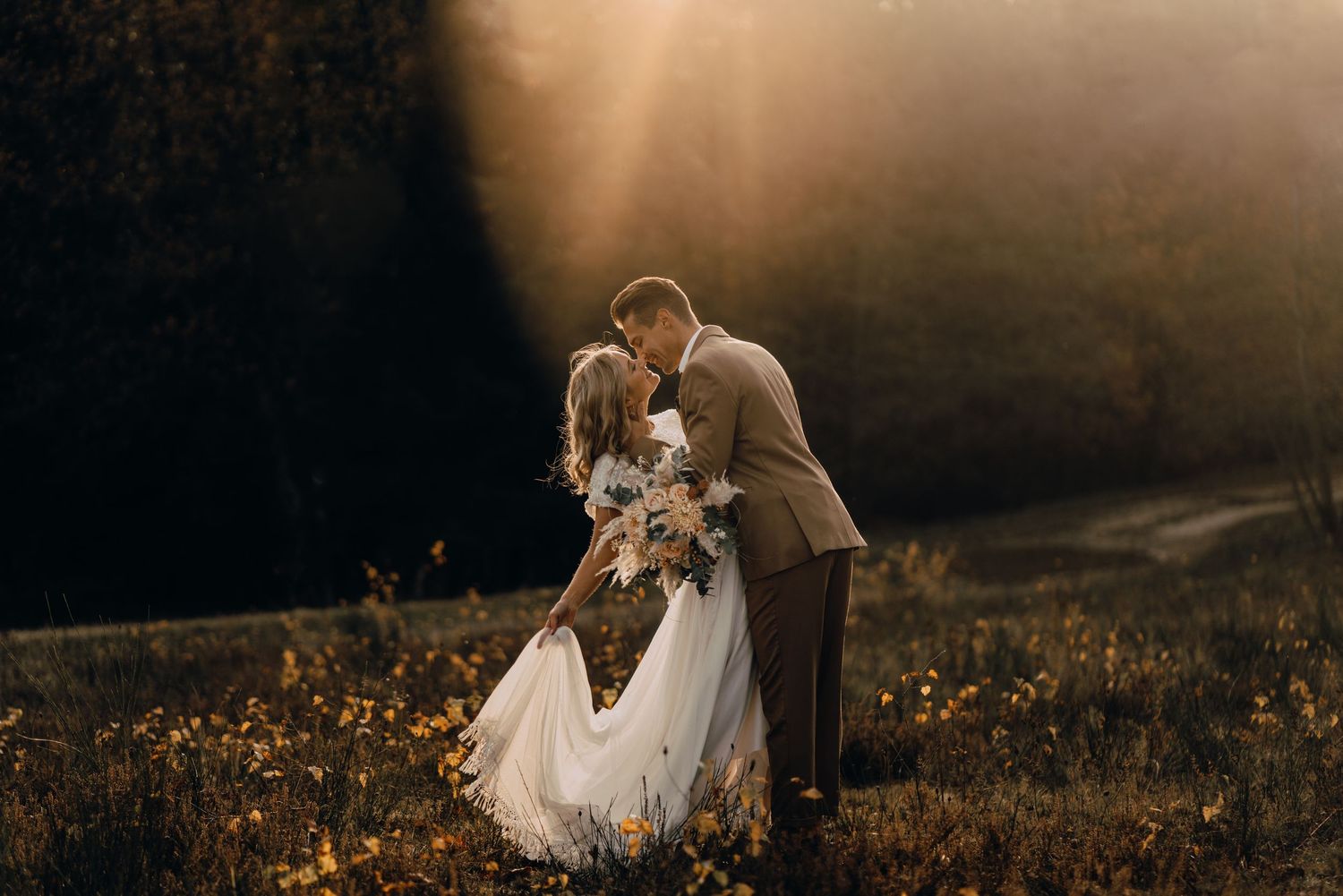 Hochzeit, Hochzeitsfotografie, Paarshooting, Brautpaar, Glücksmomente Kerstin Jochens, Wedel, Schleswig- Holstein, Sunset, authentisch