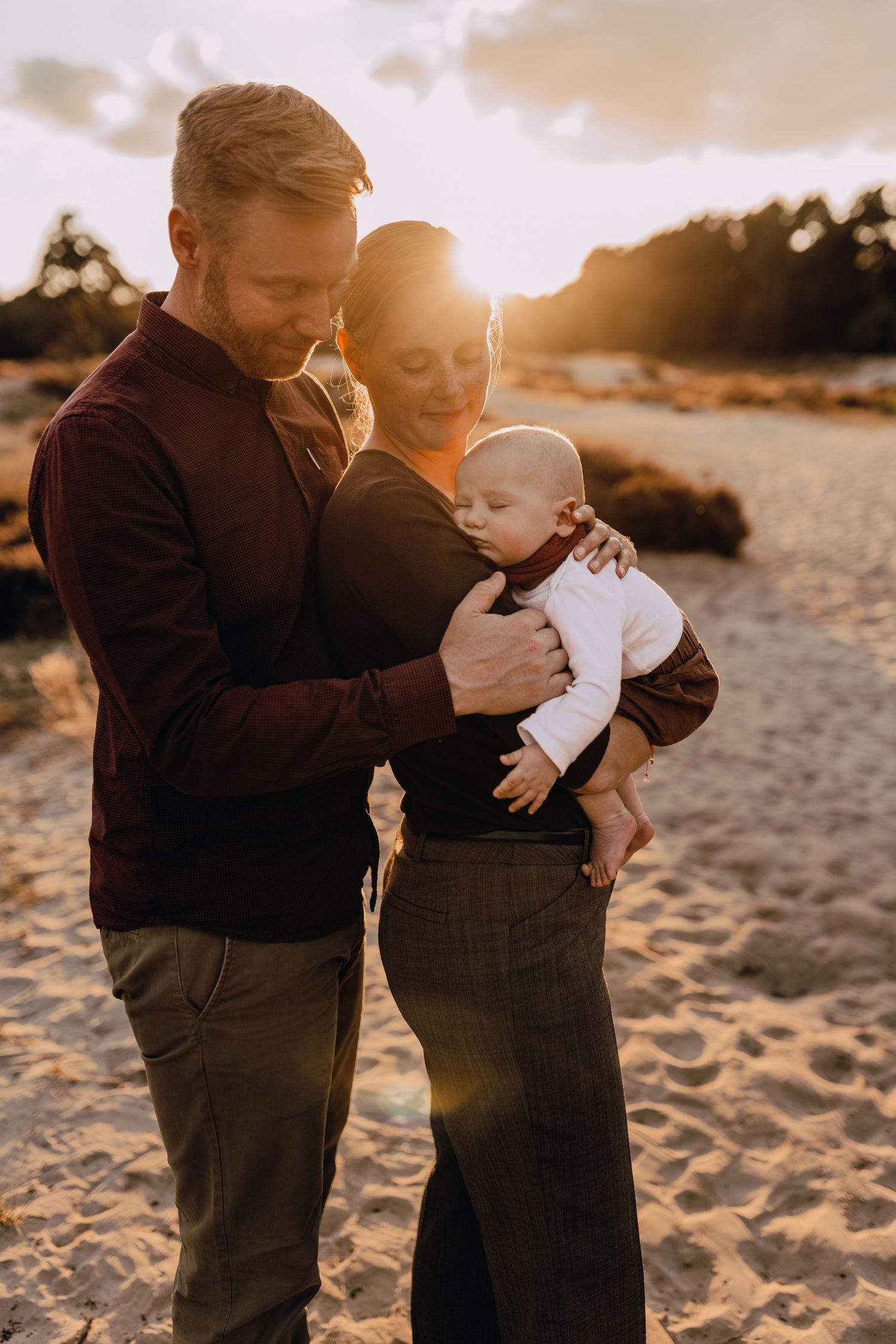 Familienshooting Schleswig-Holstein, Wedel, Sonnenuntergang, Familienfotos, Glücksmomente Kerstin Jochens, Kinder, authentisch, Sunset