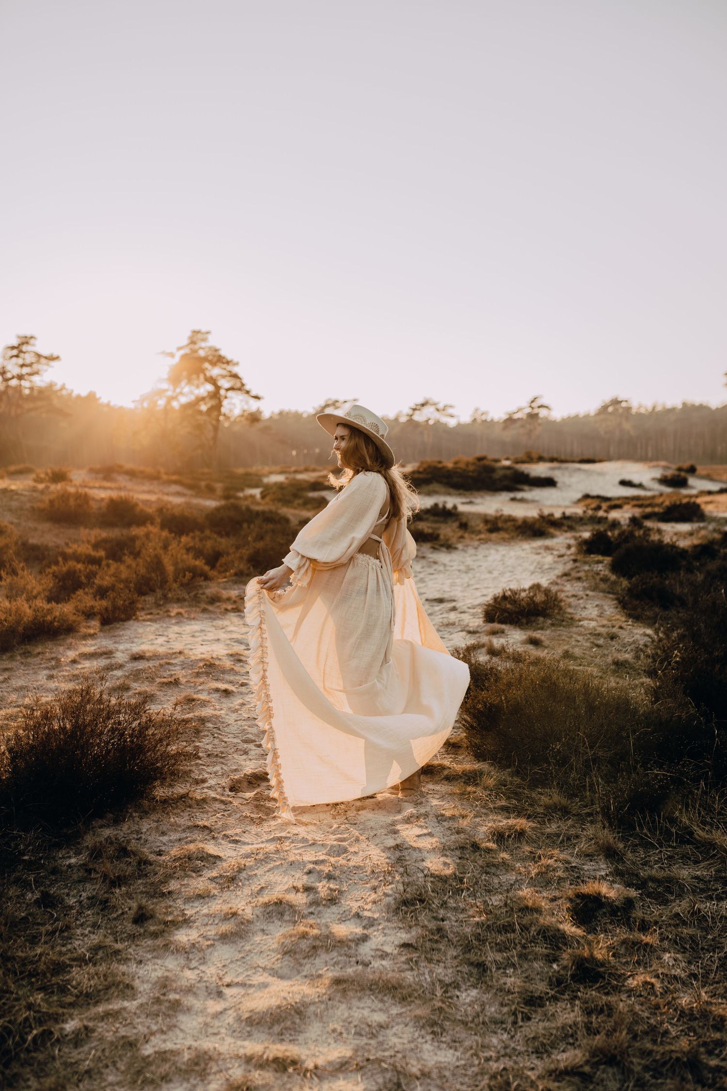 Babybauchfotografie, Glücksmomente Kerstin Jochens, Schwangerschaft, Babybilder, Schleswig-Holstein, Sonnenuntergang, authentisch, Kleid