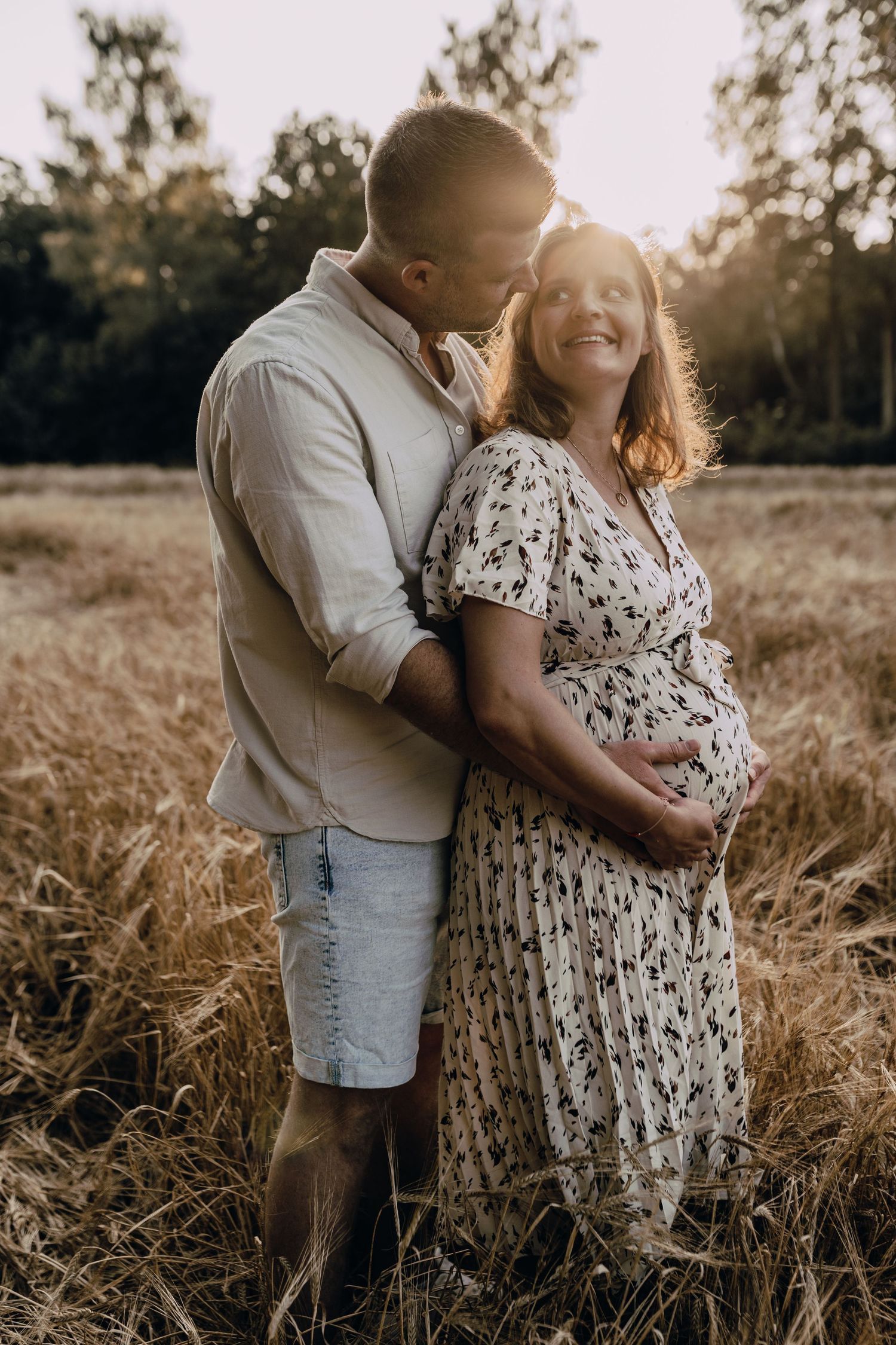 Babybauchfotografie, Glücksmomente Kerstin Jochens, Schwangerschaft, Babybilder, Schleswig-Holstein, Sonnenuntergang, authentisch, Sunset
