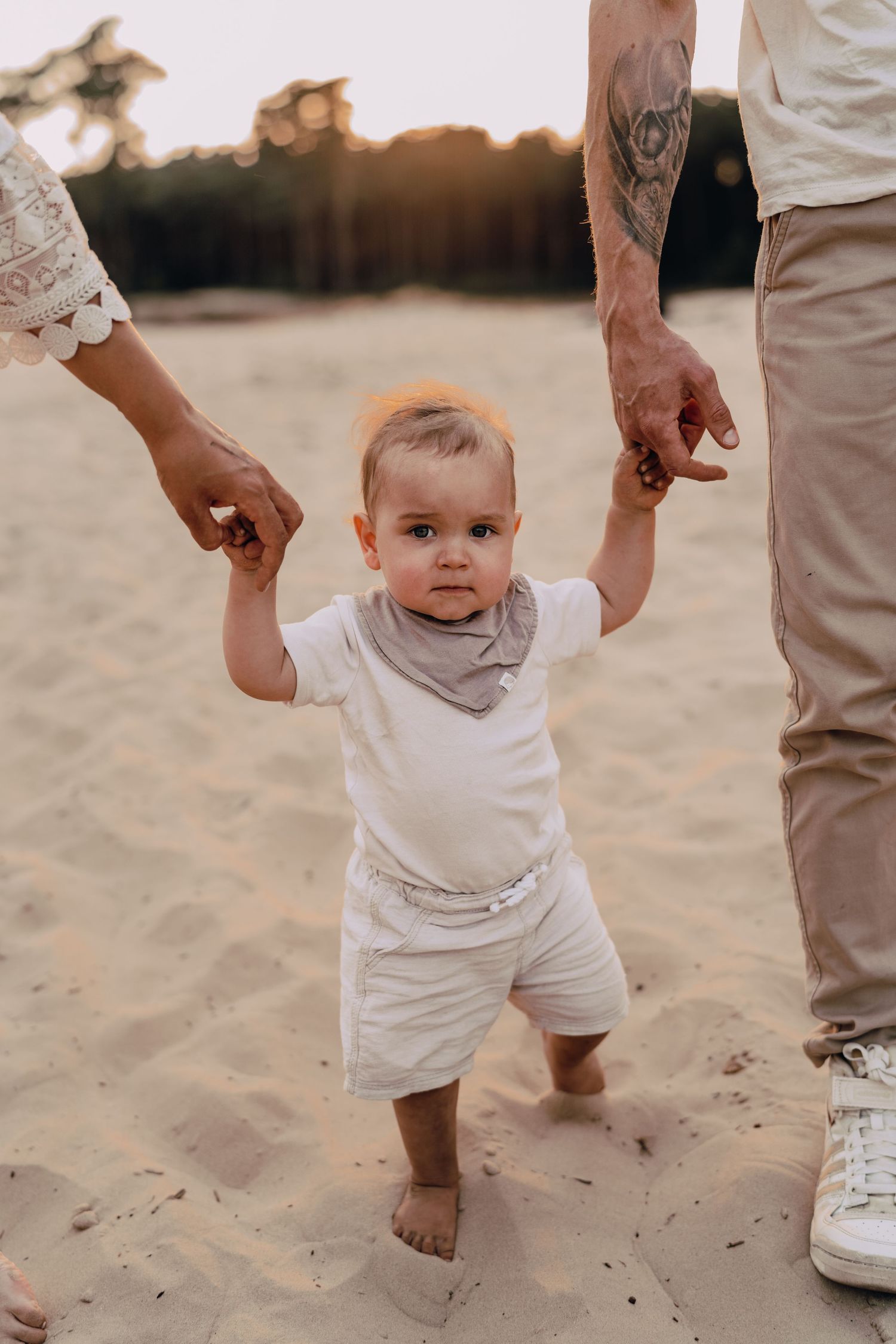 Familienshooting Schleswig-Holstein, Wedel, Sonnenuntergang, Familienfotos, Glücksmomente Kerstin Jochens, Kinder, authentisch, Sunset