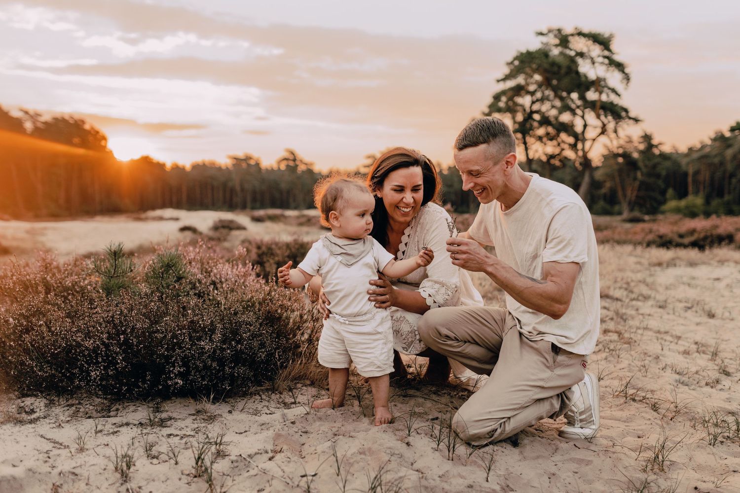 Familienshooting Schleswig-Holstein, Wedel, Sonnenuntergang, Familienfotos, Glücksmomente Kerstin Jochens, Kinder, authentisch, Sunset