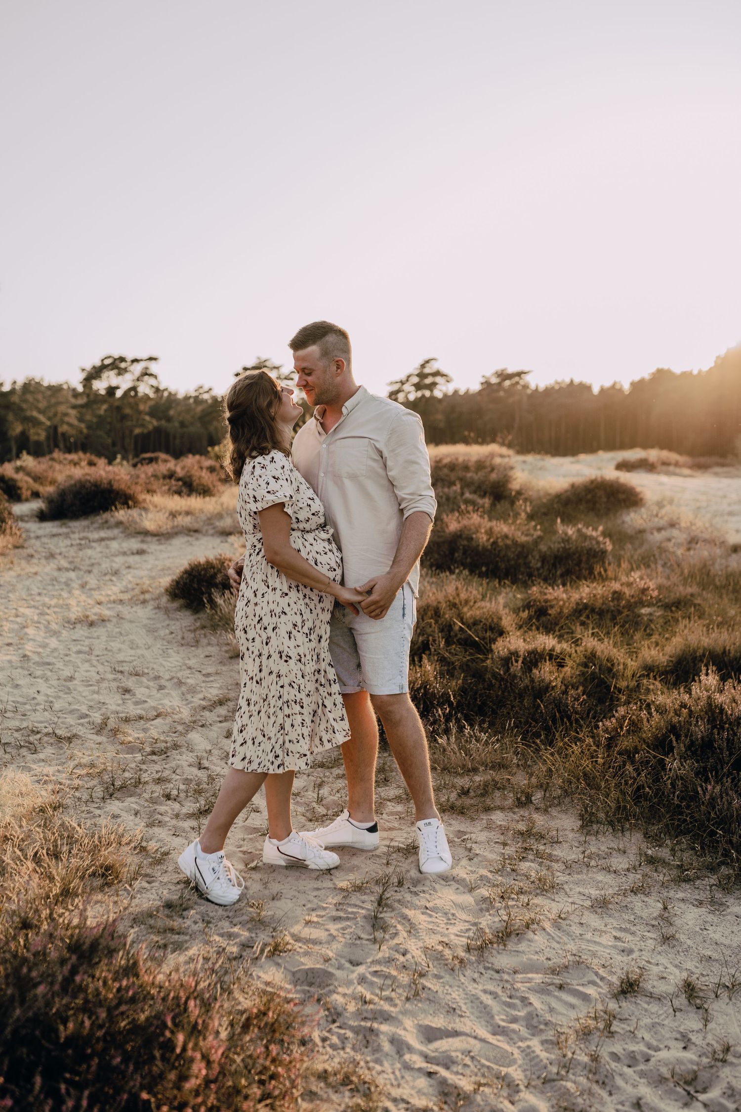 Babybauchfotografie, Glücksmomente Kerstin Jochens, Schwangerschaft, Babybilder, Schleswig-Holstein, Sonnenuntergang, authentisch, Sunset