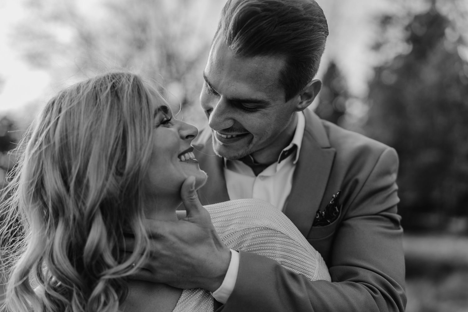 Hochzeit, Hochzeitsfotografie, Paarshooting, Brautpaar, Glücksmomente Kerstin Jochens, Wedel, Schleswig- Holstein, emotional, authentisch
