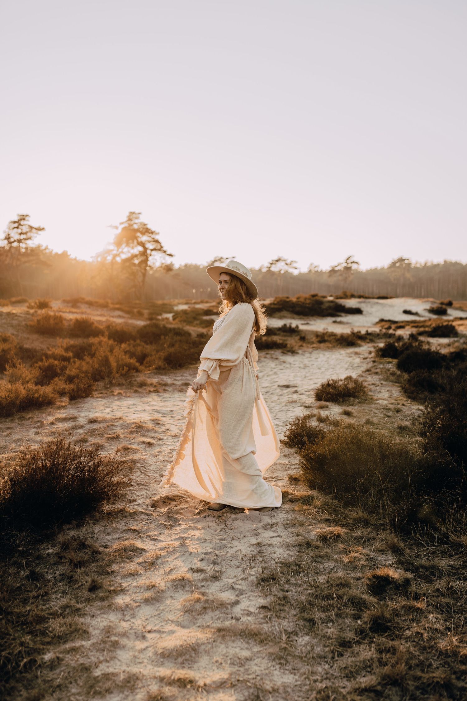 Babybauchfotografie, Glücksmomente Kerstin Jochens, Schwangerschaft, Babybilder, Schleswig-Holstein, Sonnenuntergang, authentisch, Kleid