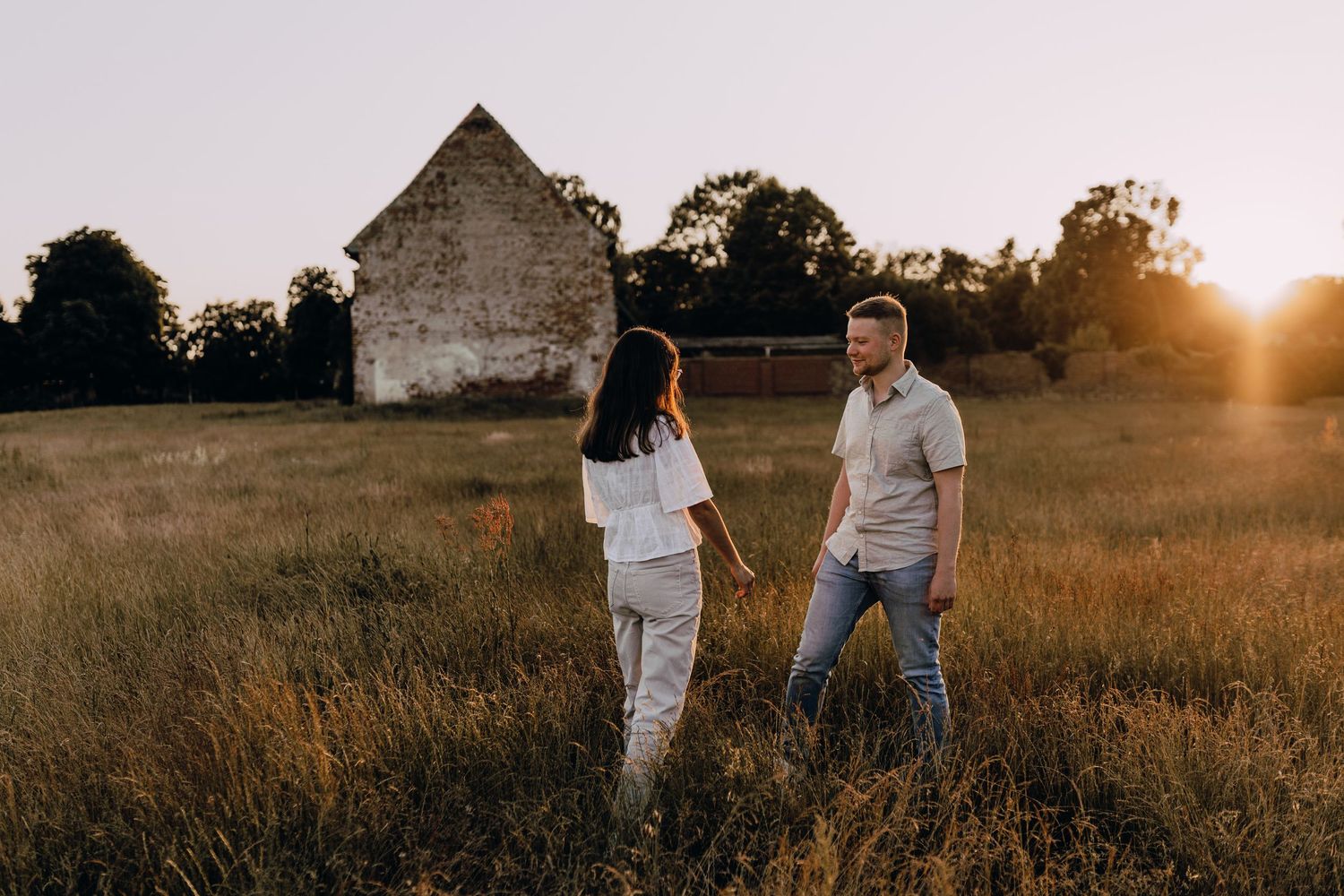 Fotoshooting in Dragun (Mecklenburg-Vorpommern), Paarshooting im Abendlicht, Sunset, Sonnenuntergang, Glücksmomente Kerstin Jochens, Emotion