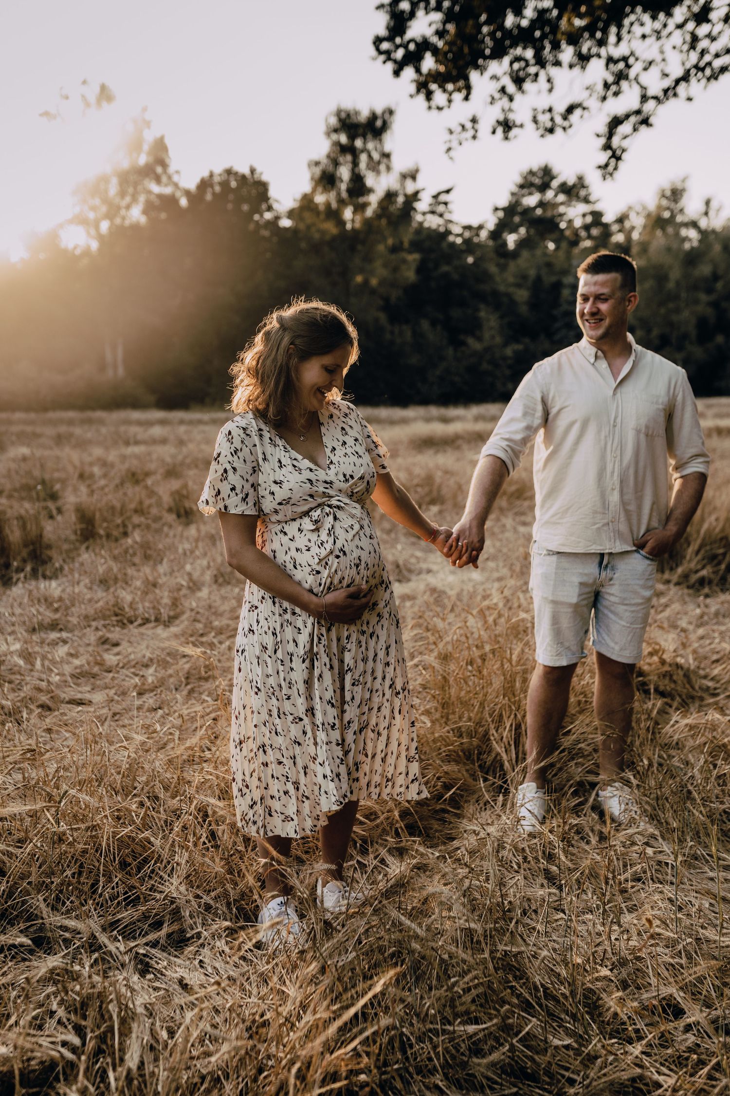 Babybauchfotografie, Glücksmomente Kerstin Jochens, Schwangerschaft, Babybilder, Schleswig-Holstein, Sonnenuntergang, authentisch, Sunset
