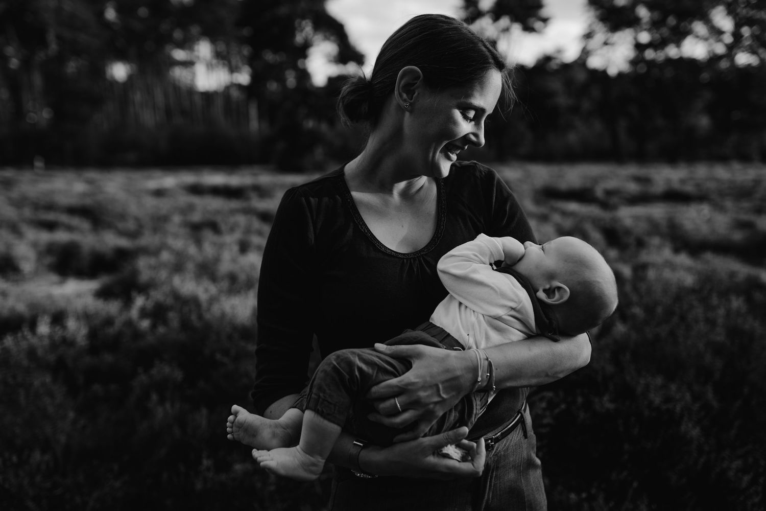 Familienshooting Schleswig-Holstein, Wedel, Sonnenuntergang, Familienfotos, Glücksmomente Kerstin Jochens, Kinder, authentisch, Sunset