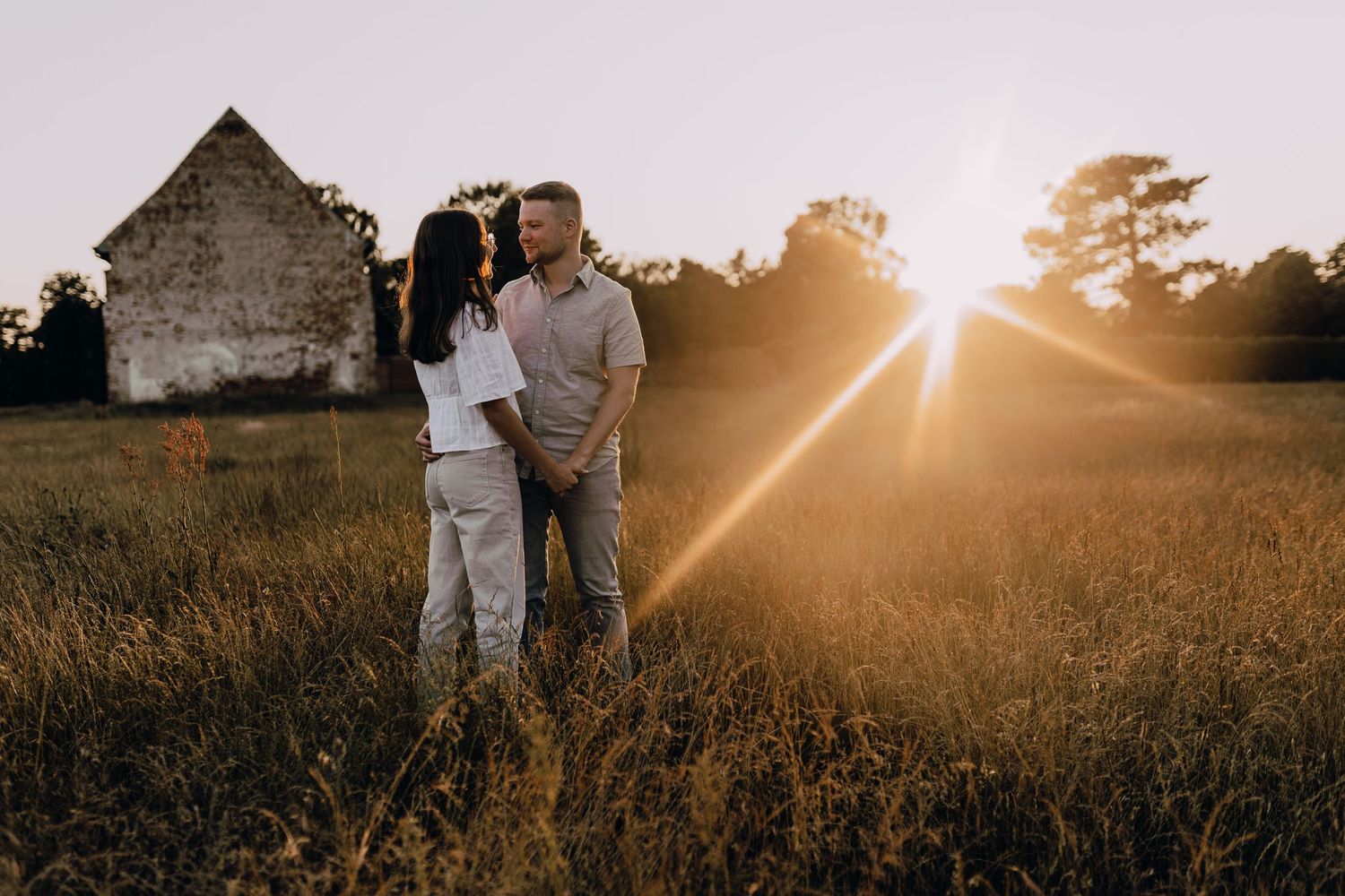 Fotoshooting in Dragun (Mecklenburg-Vorpommern), Paarshooting im Abendlicht, Sunset, Sonnenuntergang, Glücksmomente Kerstin Jochens, Emotion