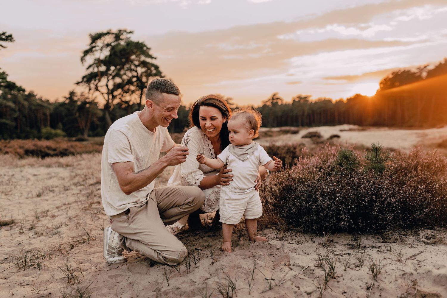 Familienshooting Schleswig-Holstein, Wedel, Sonnenuntergang, Familienfotos, Glücksmomente Kerstin Jochens, Kinder, authentisch, Sunset