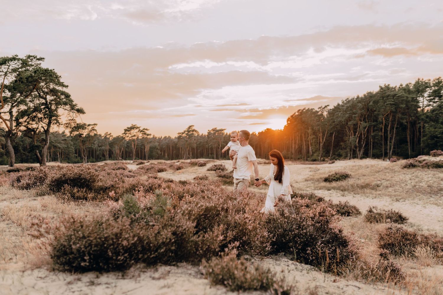 Familienshooting Schleswig-Holstein, Wedel, Sonnenuntergang, Familienfotos, Glücksmomente Kerstin Jochens, Kinder, authentisch, Sunset