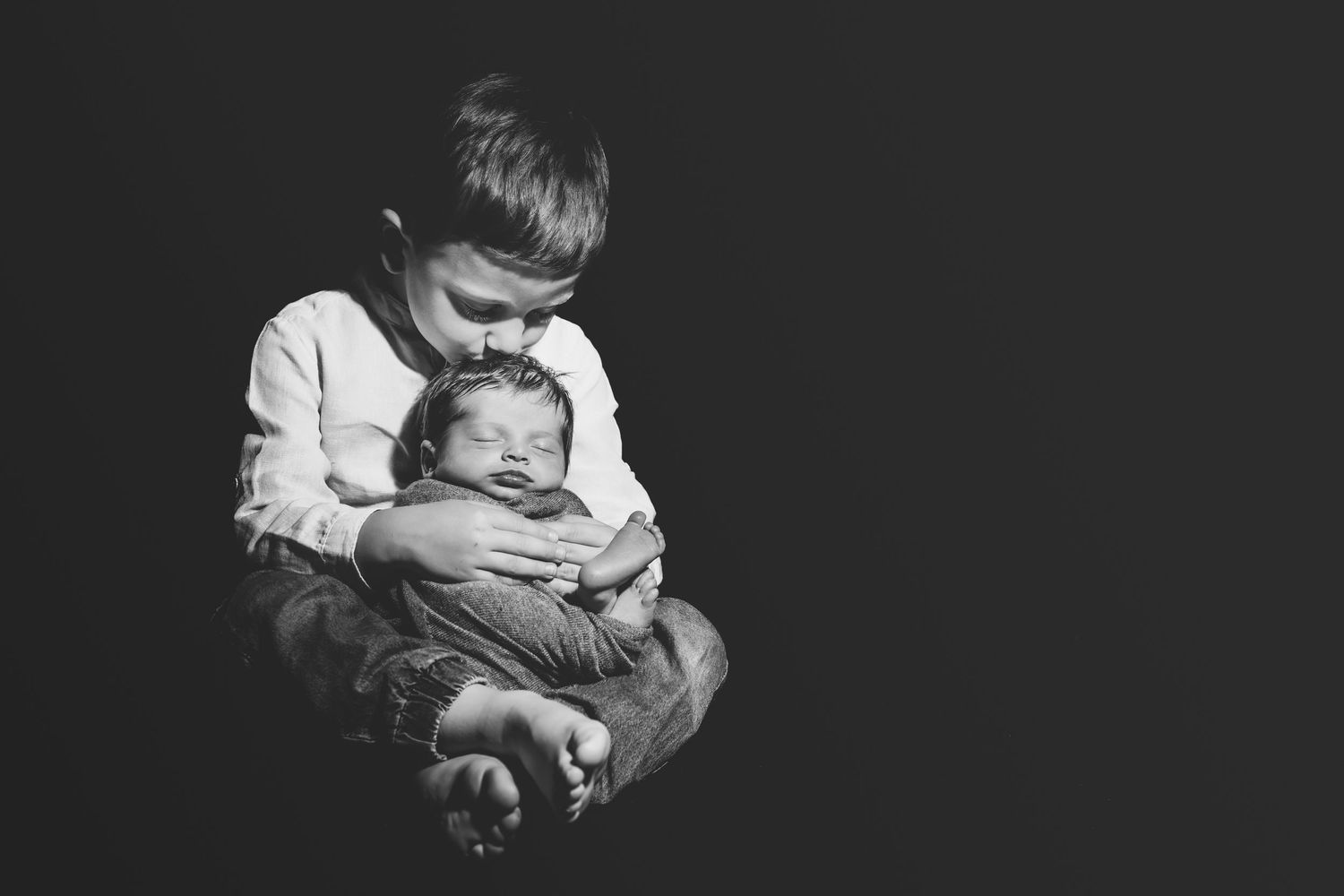 servizio fotografico newborn neonato bimbo primi giorni Varese milano gavirate ticino italia