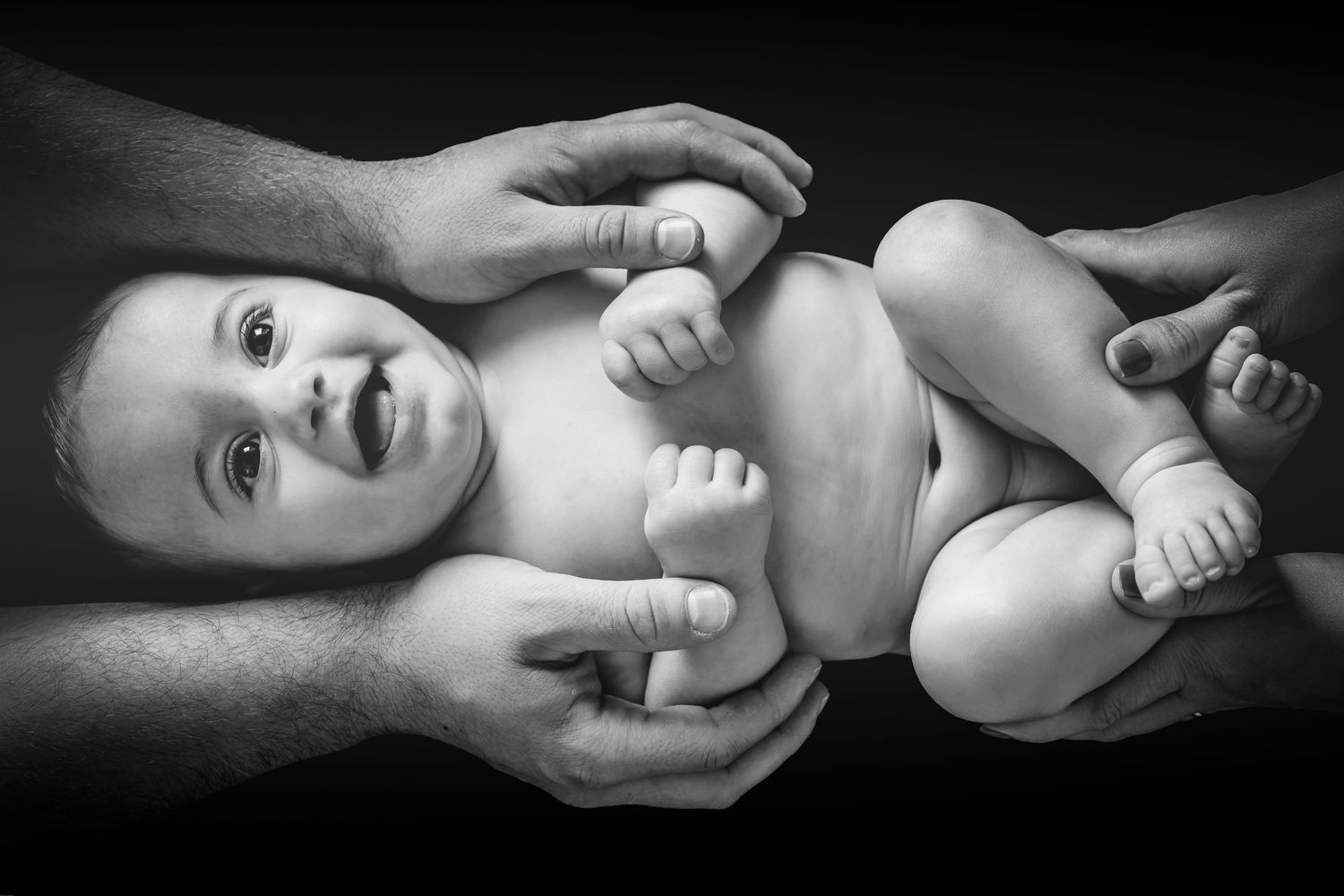 servizio fotografico newborn neonato bimbo primi giorni Varese milano gavirate ticino italia