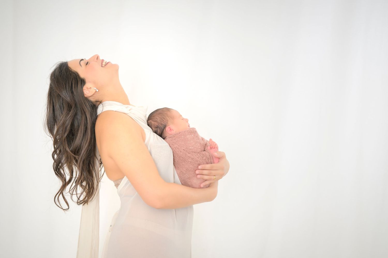 servizio fotografico newborn neonato bimbo primi giorni Varese milano gavirate ticino italia
