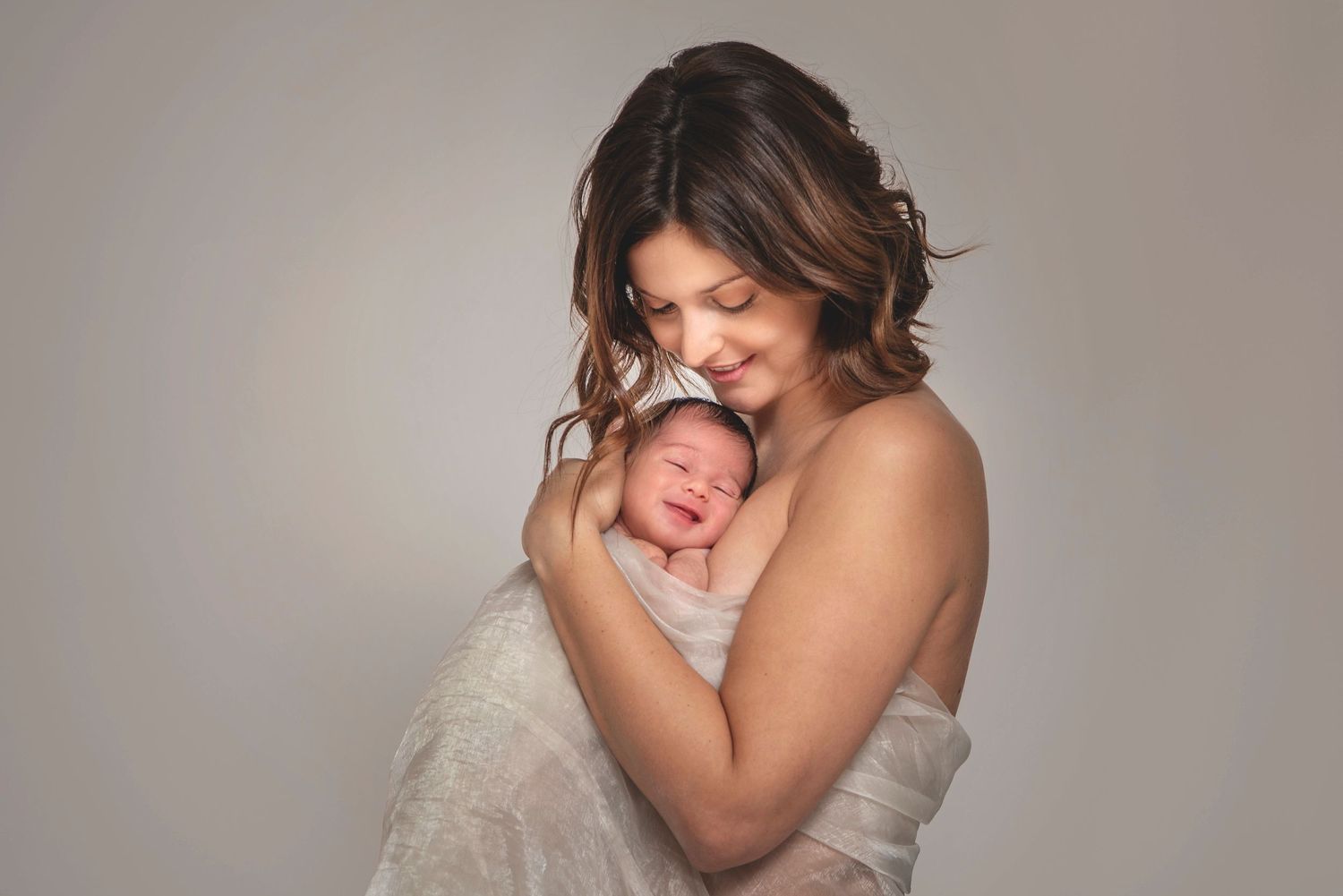 servizio fotografico newborn neonato bimbo primi giorni Varese milano gavirate ticino italia