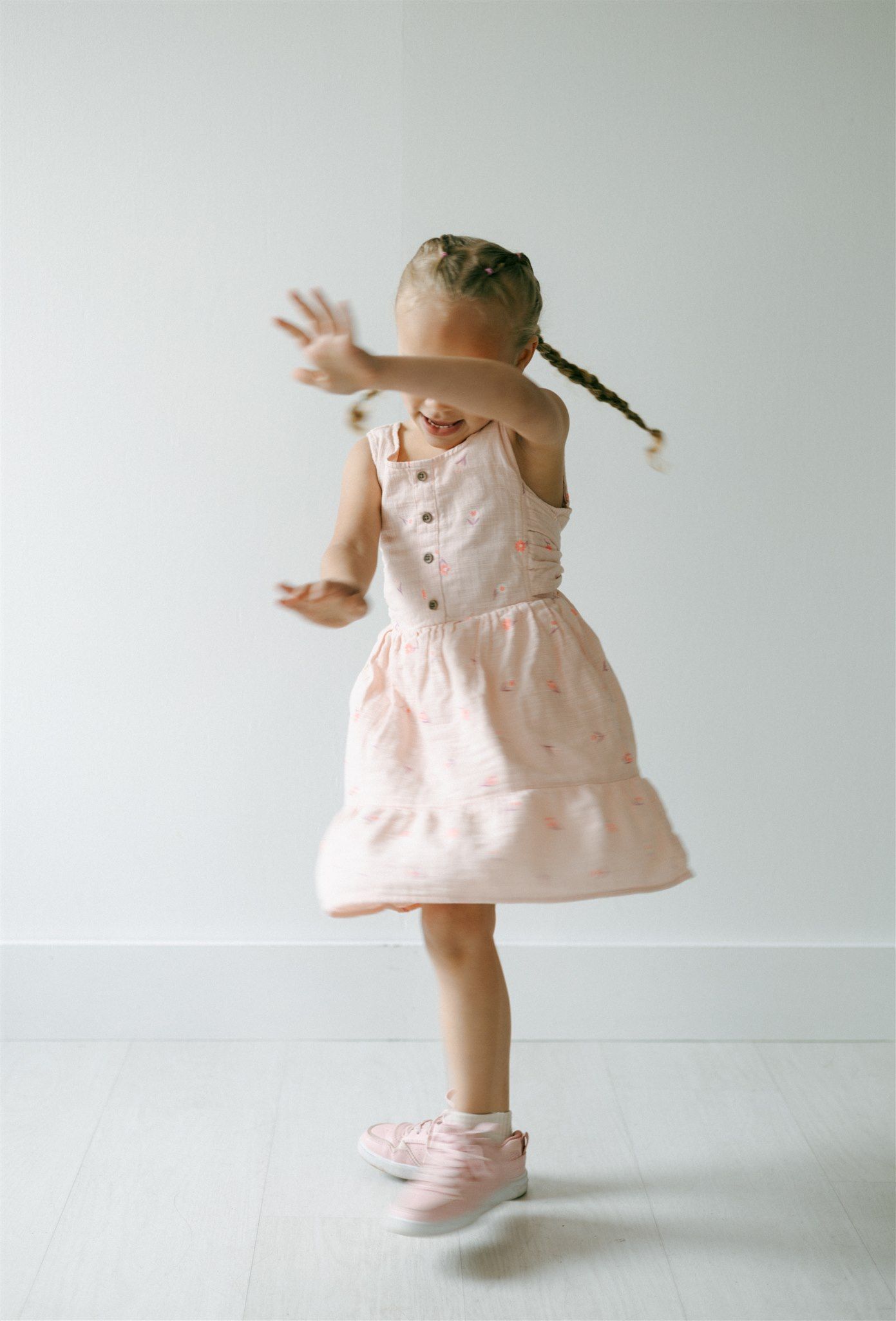 Family photos - kid poses
