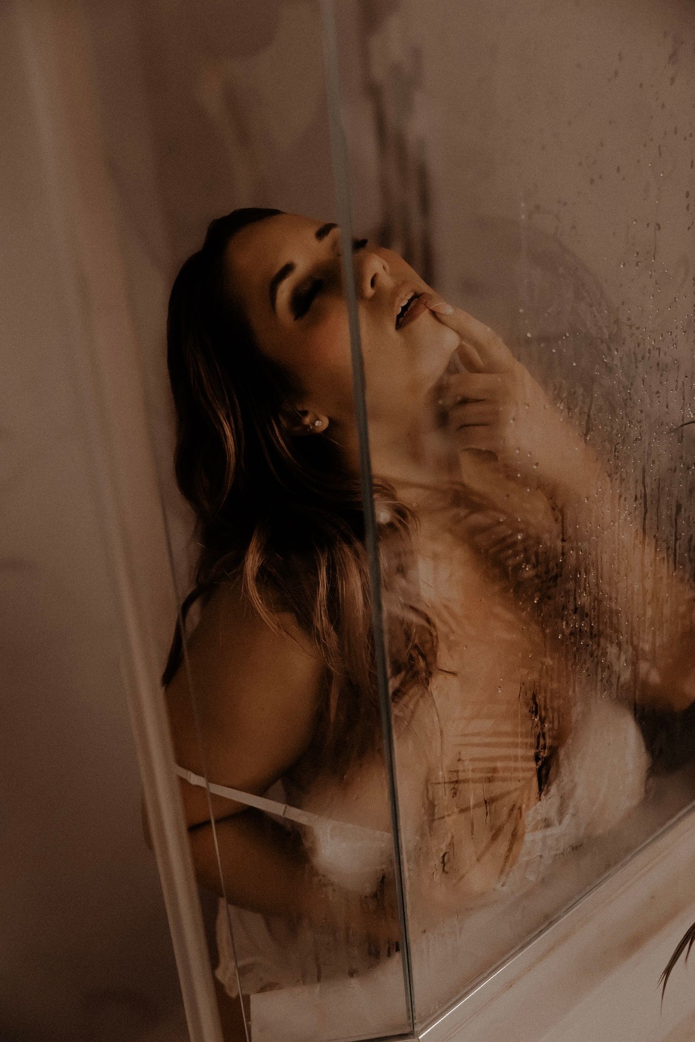Boudoir shower session