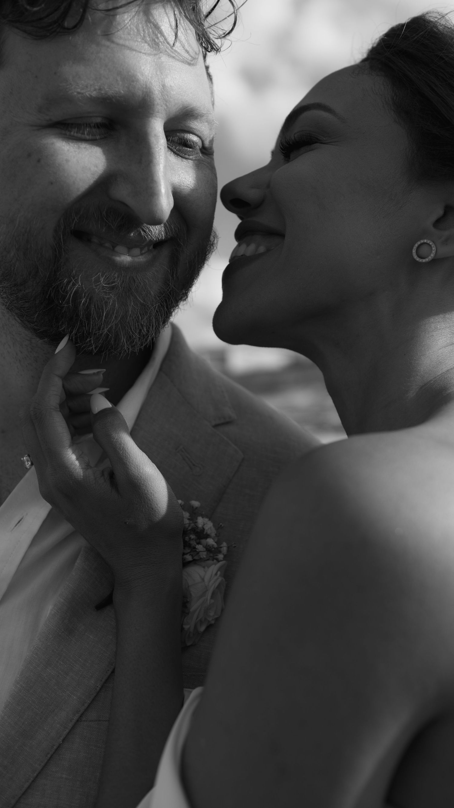 Romantic bride and groom, beach wedding in Jacksonville