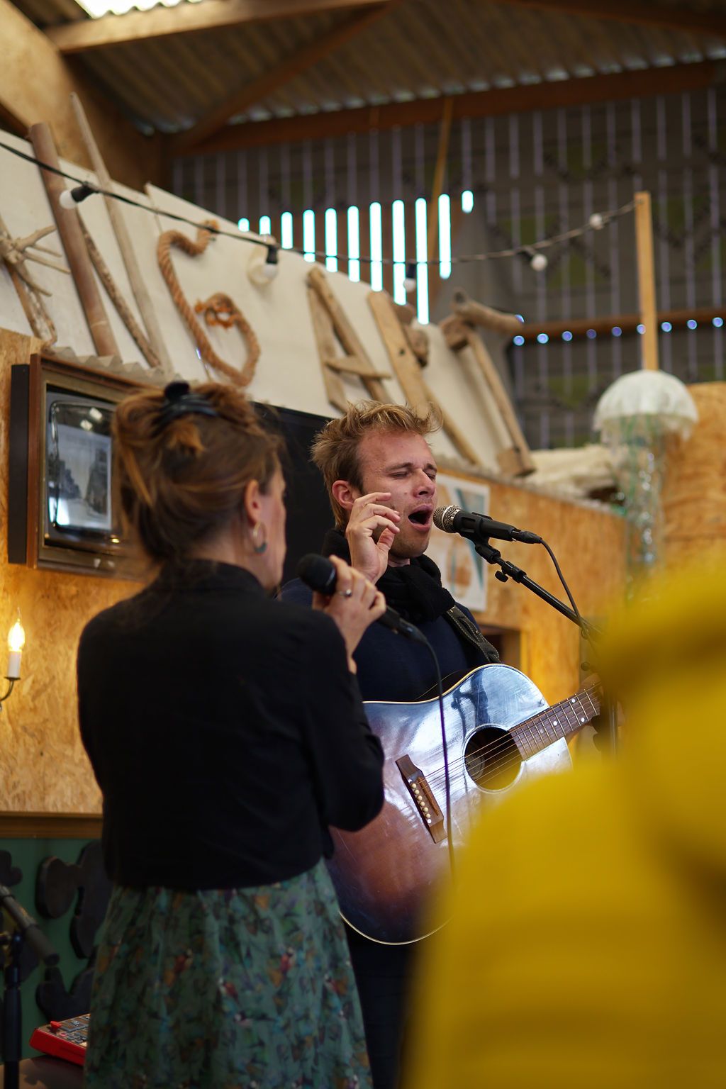 Concert, prestation du groupe Abisko, Le Hang'Art à Martinvast, Normandie